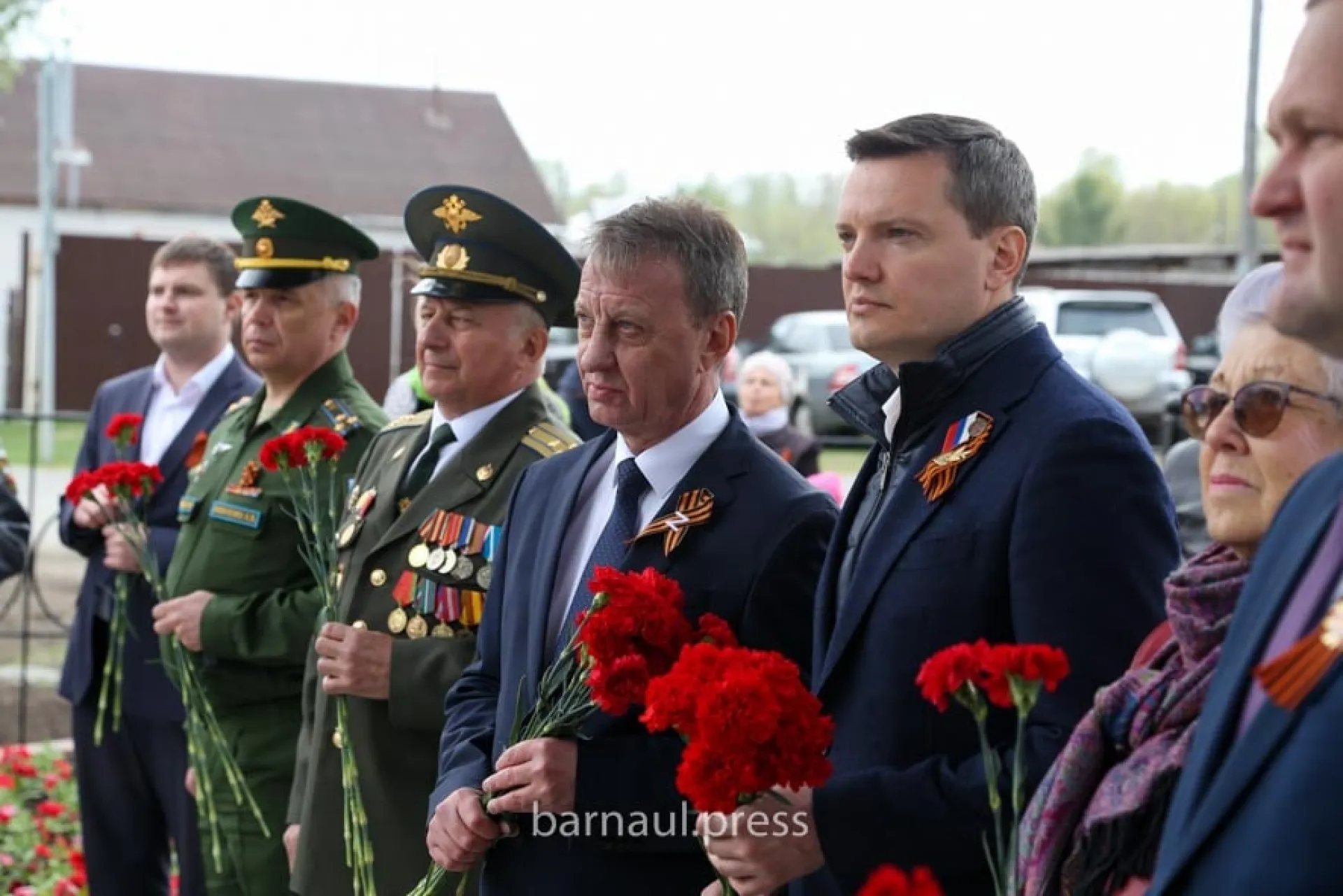 В Барнауле обновили памятник, посвящённый Великой Отечественной войне В Барнауле обновили памятник, посвящённый Великой Отечественной войне