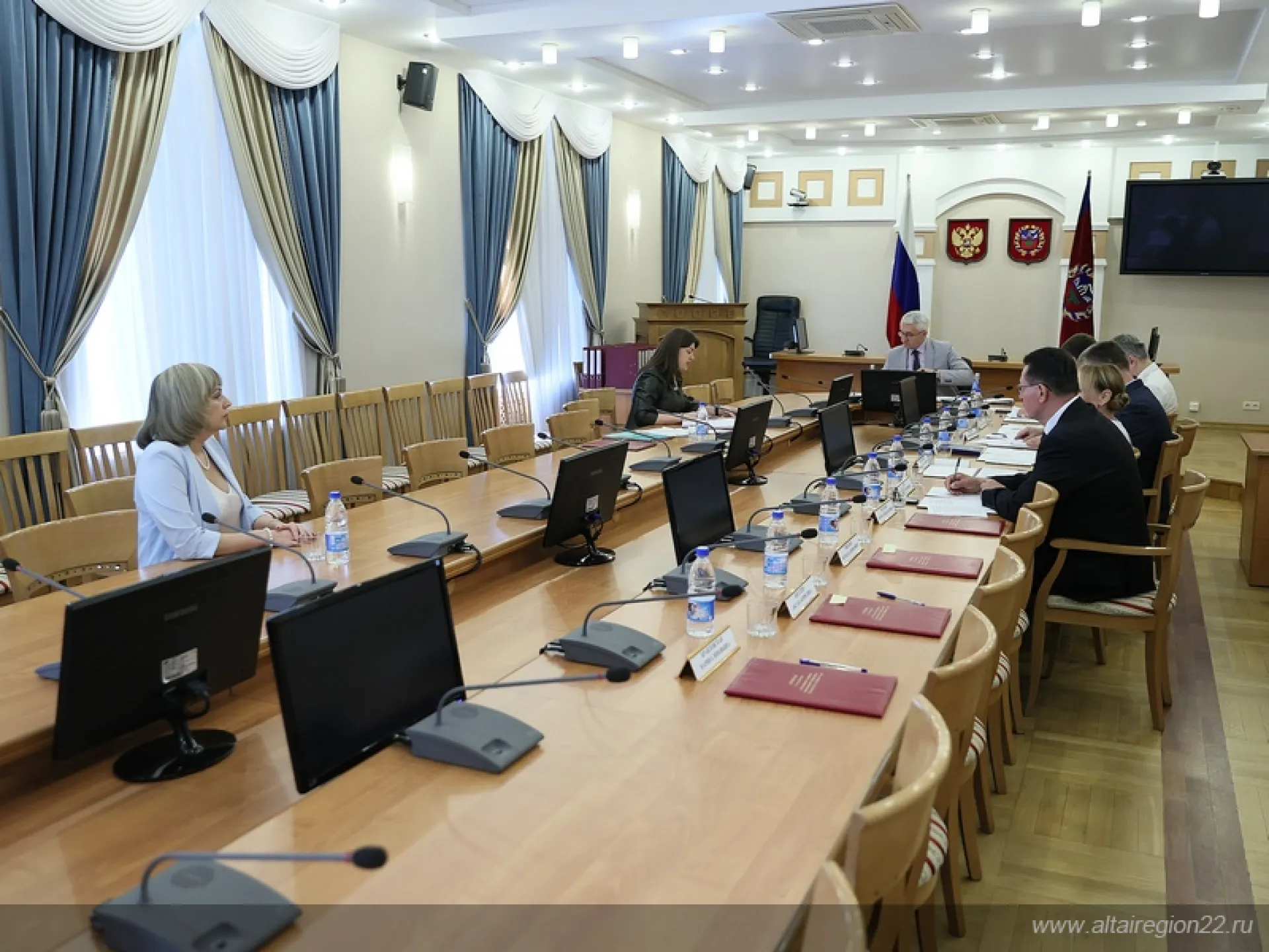 Аттестацию госслужащих провели в администрации губернатора и правительства Алтайского края Аттестацию госслужащих провели в администрации губернатора и правительства Алтайского края