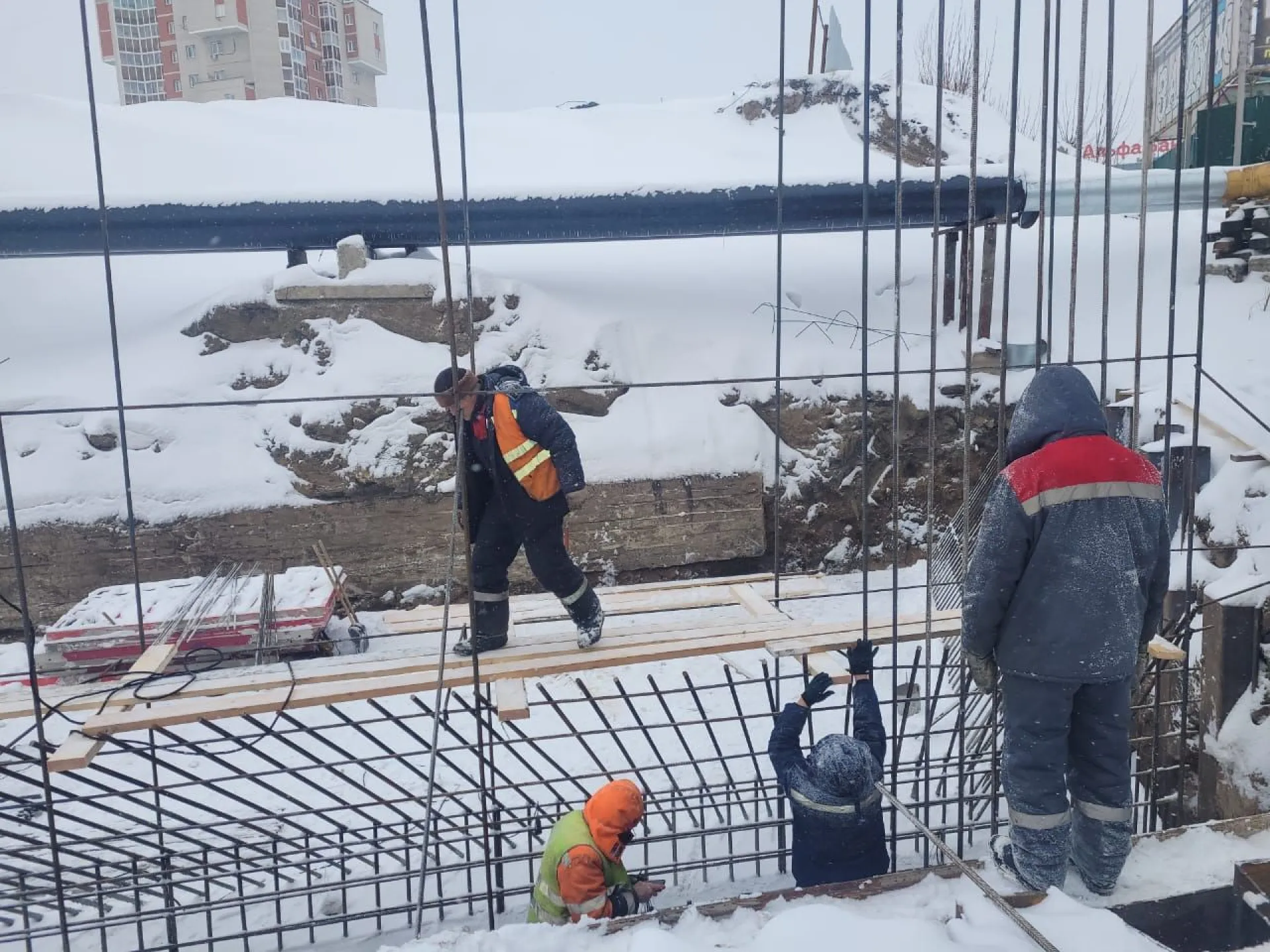 Стало известно, как проходят испытания прочности грунта на путепроводе в Барнауле Стало известно, как проходят испытания прочности грунта на путепроводе в Барнауле