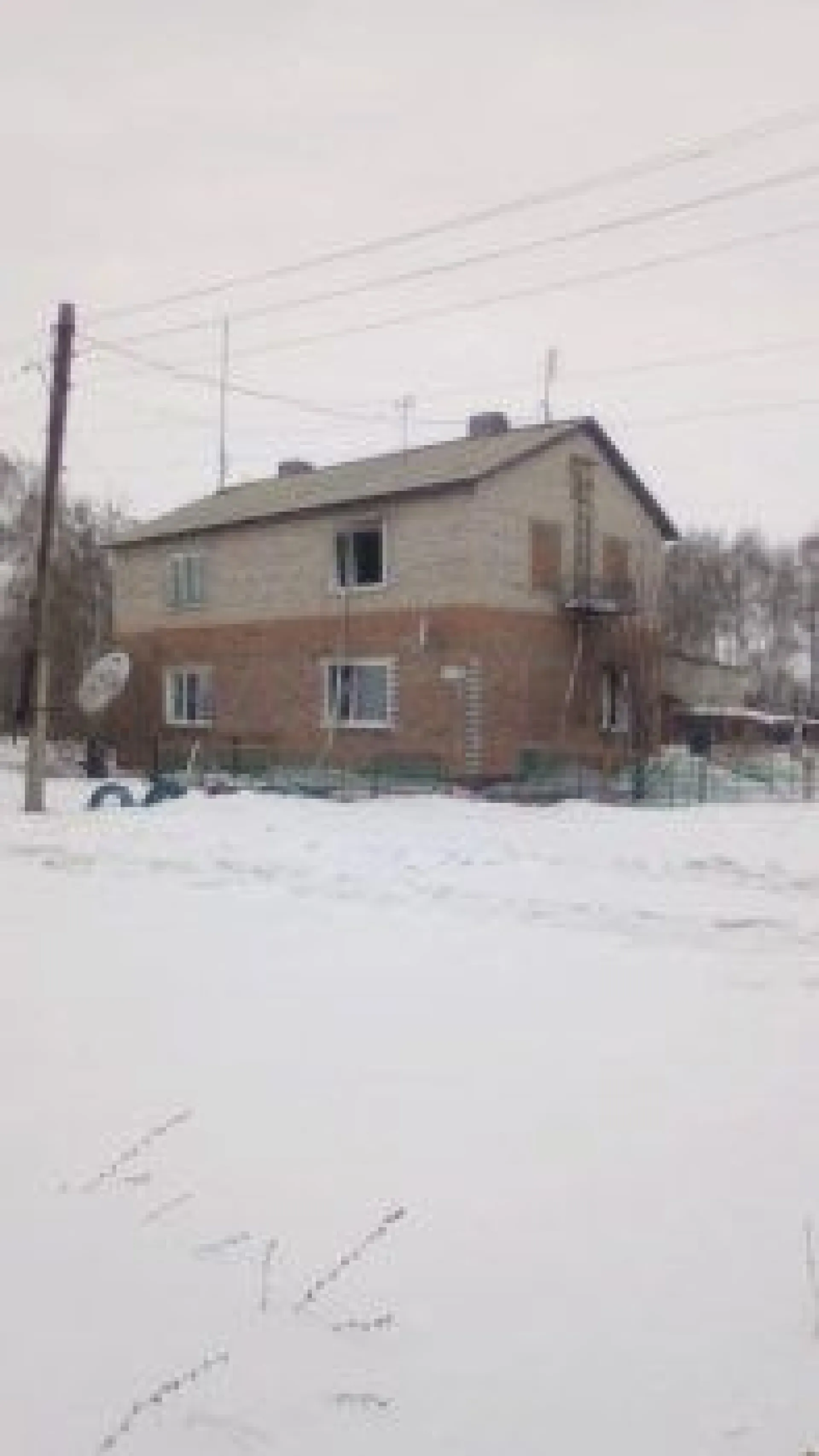 Загоревшийся в алтайском крае частный дом тушили 13 пожарных
