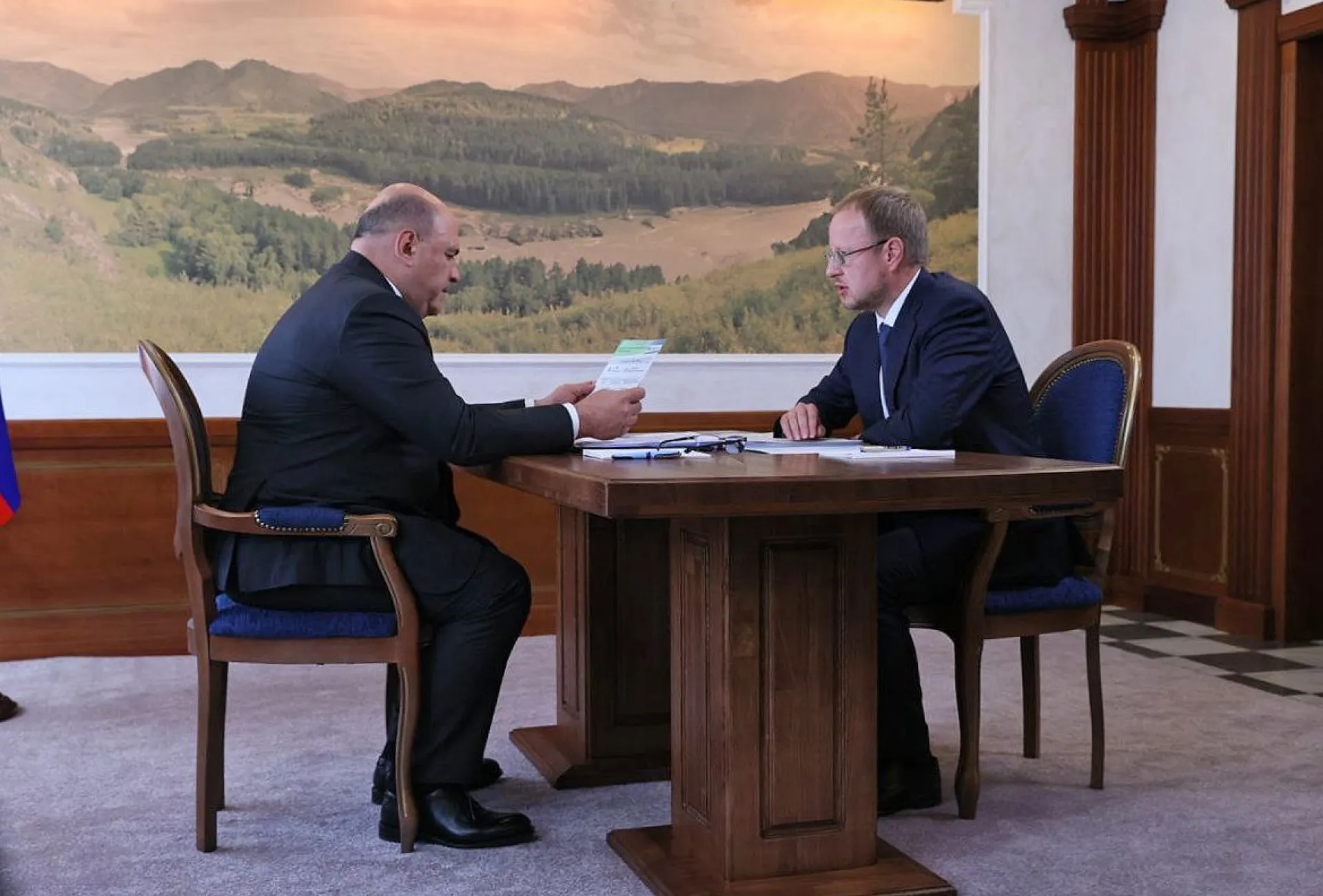 Виктор Томенко и Михаил Мишустин обсудили программу социально-экономического развития Алтайского края Виктор Томенко и Михаил Мишустин обсудили программу социально-экономического развития Алтайского края