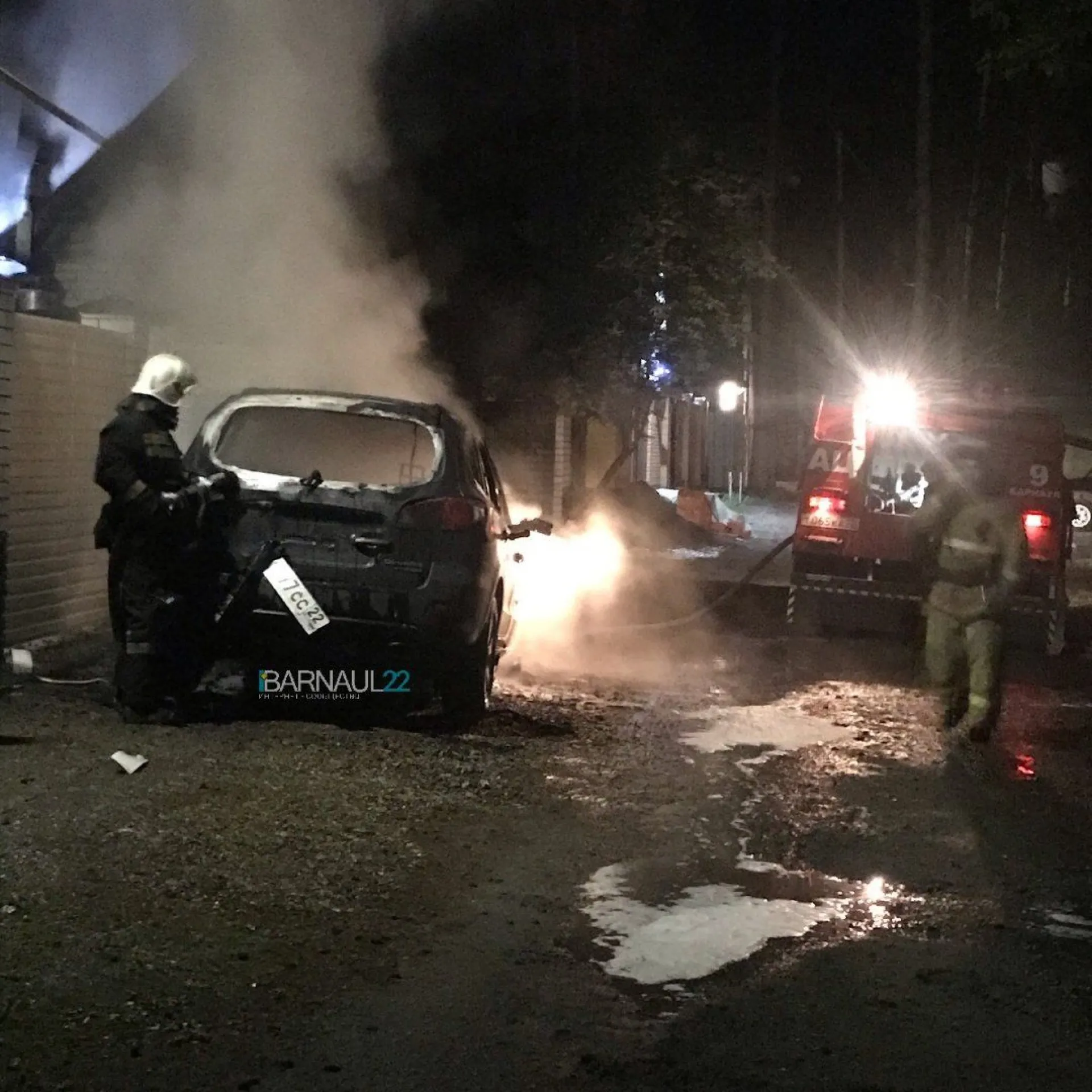 Соцсети: автомобиль сгорел в Барнауле Соцсети: автомобиль сгорел в Барнауле