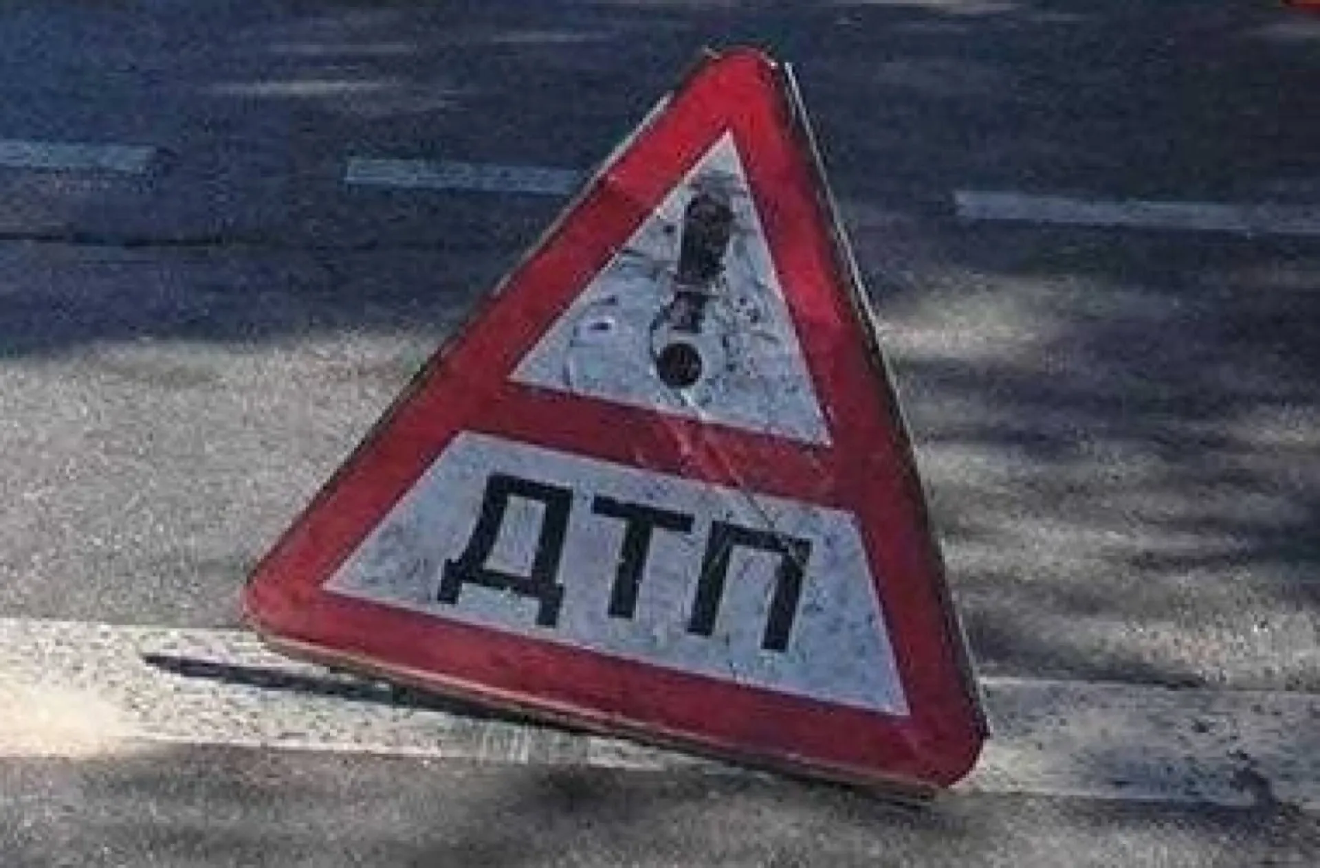 Соцсети: водителя увезли на скорой после ДТП в Барнауле