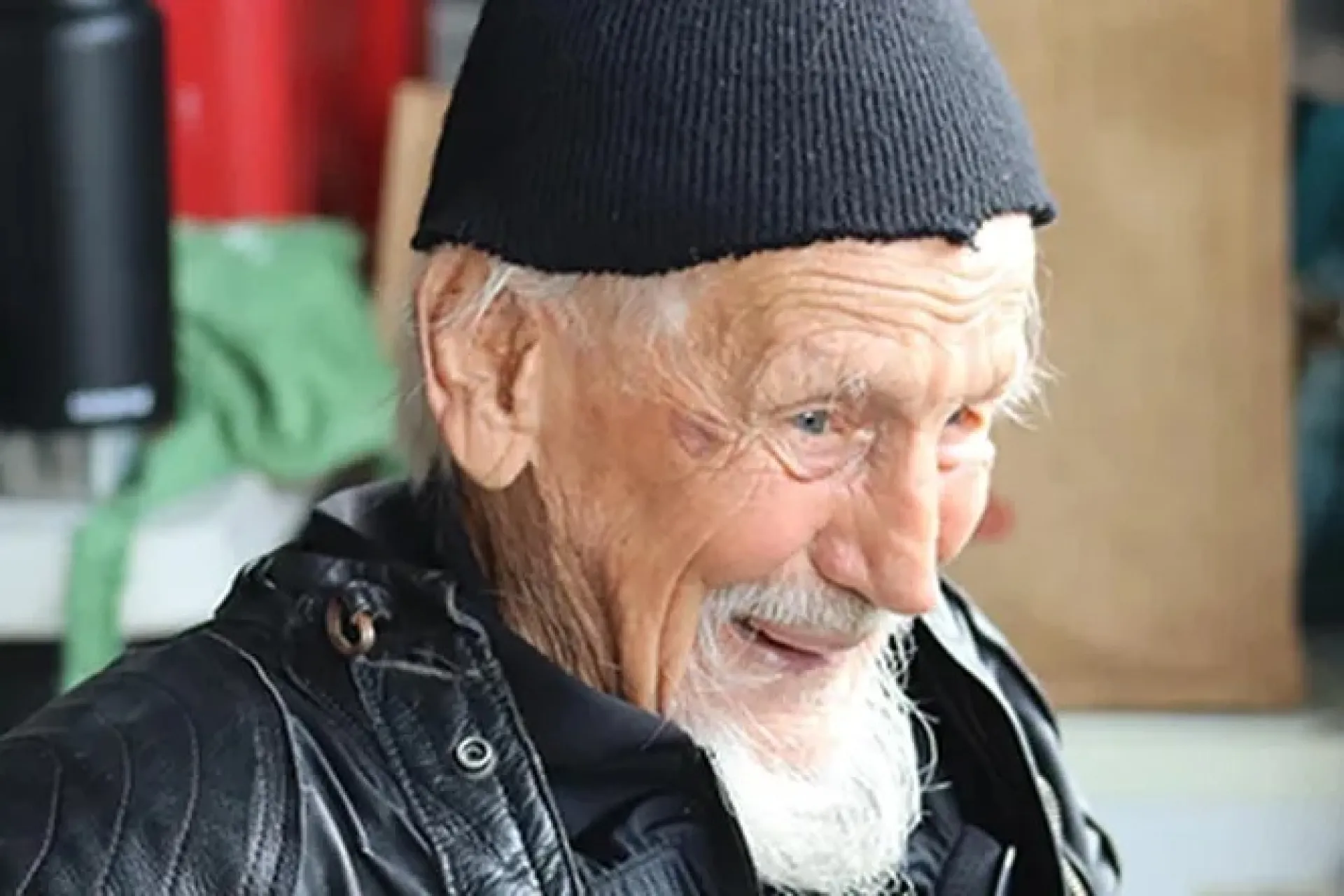 97-летний мужчина попал в Книгу рекордов Гиннесса и стал старейшим в мире мотогонщиком 97-летний мужчина попал в Книгу рекордов Гиннесса и стал старейшим в мире мотогонщиком