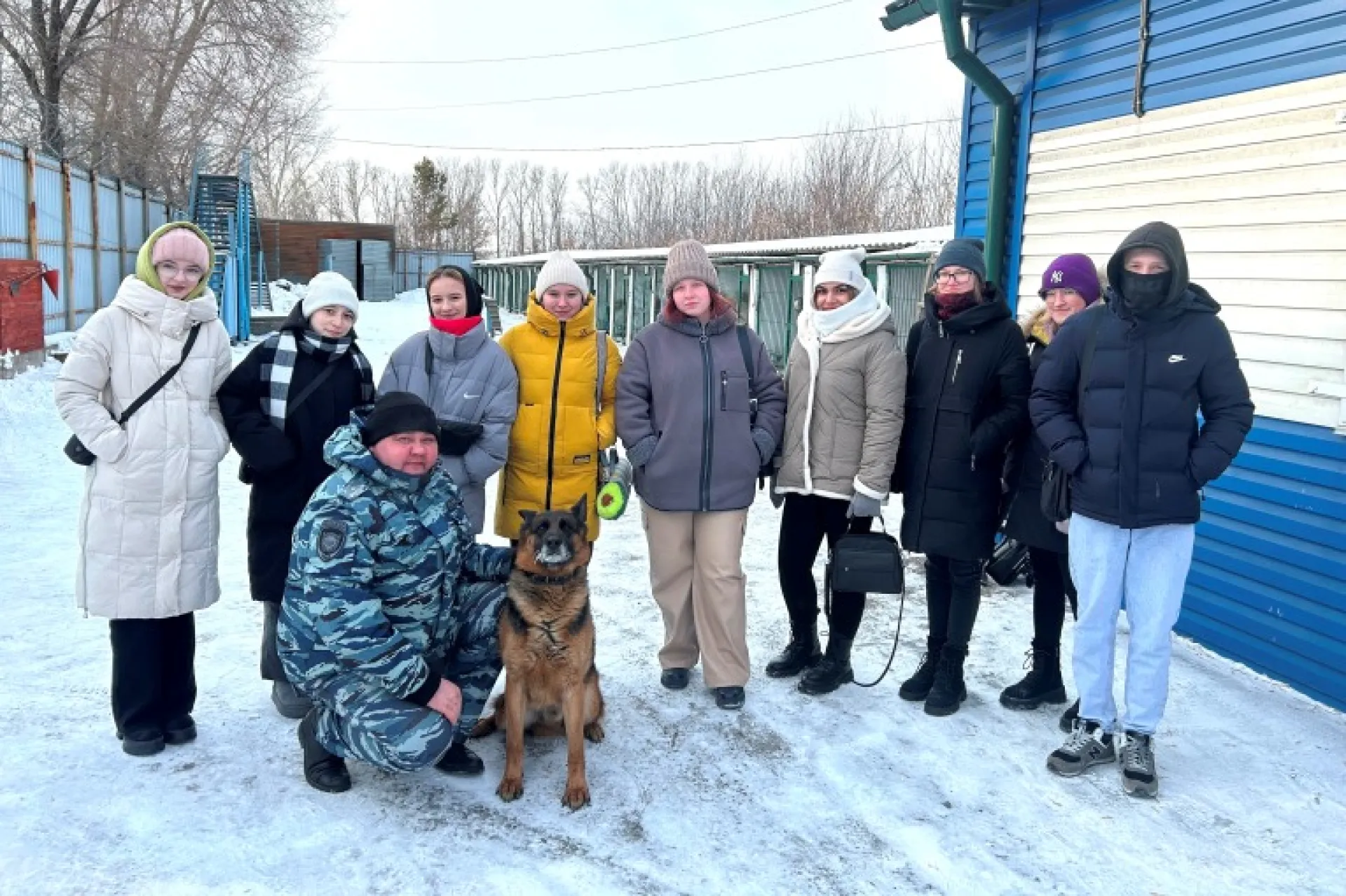 В рамках акции «Студенческий десант» для рубцовских студентов провели стажировку по патрульно-постовой и кинологической службам В рамках акции «Студенческий десант» для рубцовских студентов провели стажировку по патрульно-постовой и кинологической службам