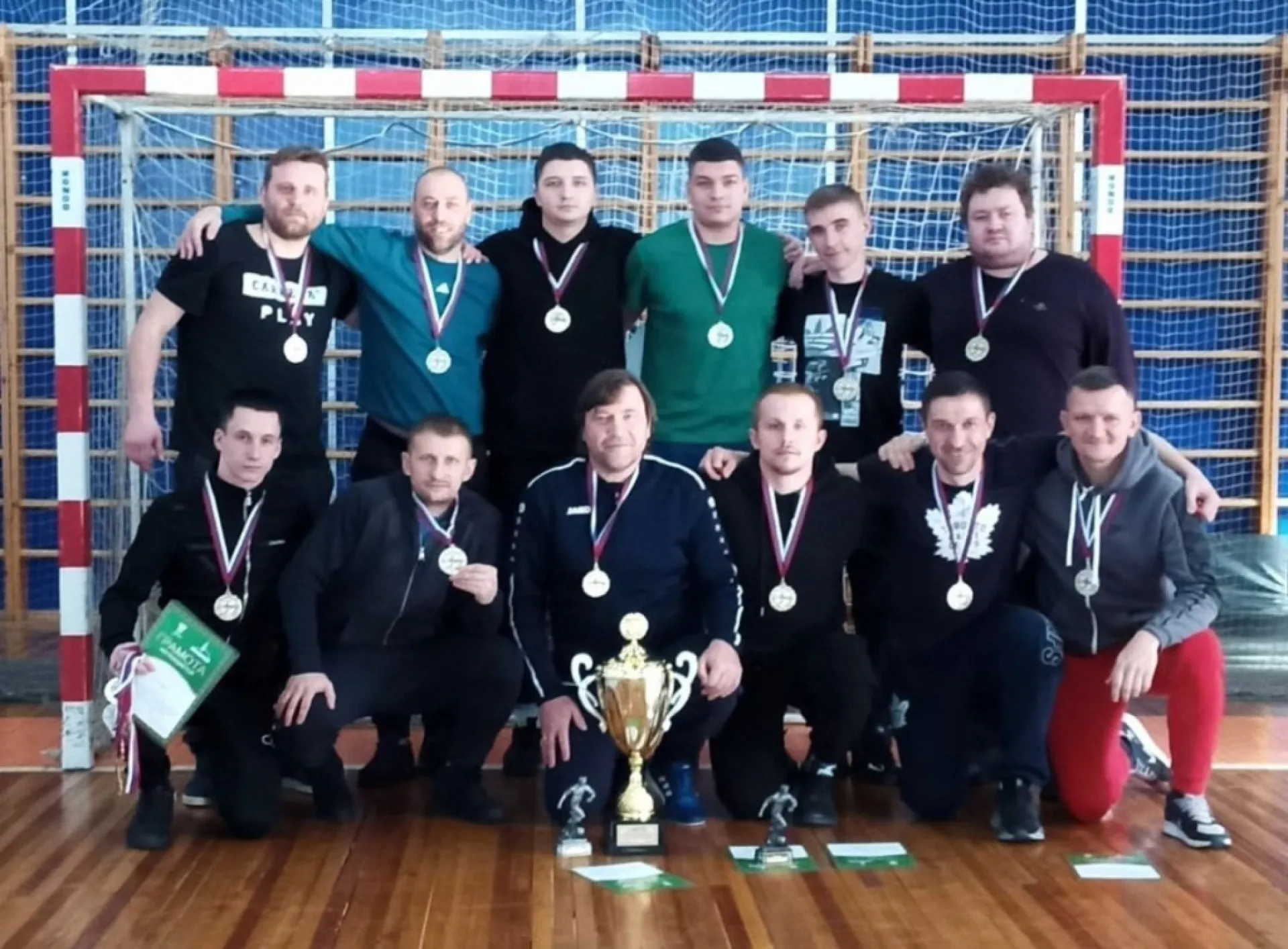 Алтайская команда по мини-футболу стала лучшей на чемпионате Сибири и Дальнего Востока Алтайская команда по мини-футболу стала лучшей на чемпионате Сибири и Дальнего Востока