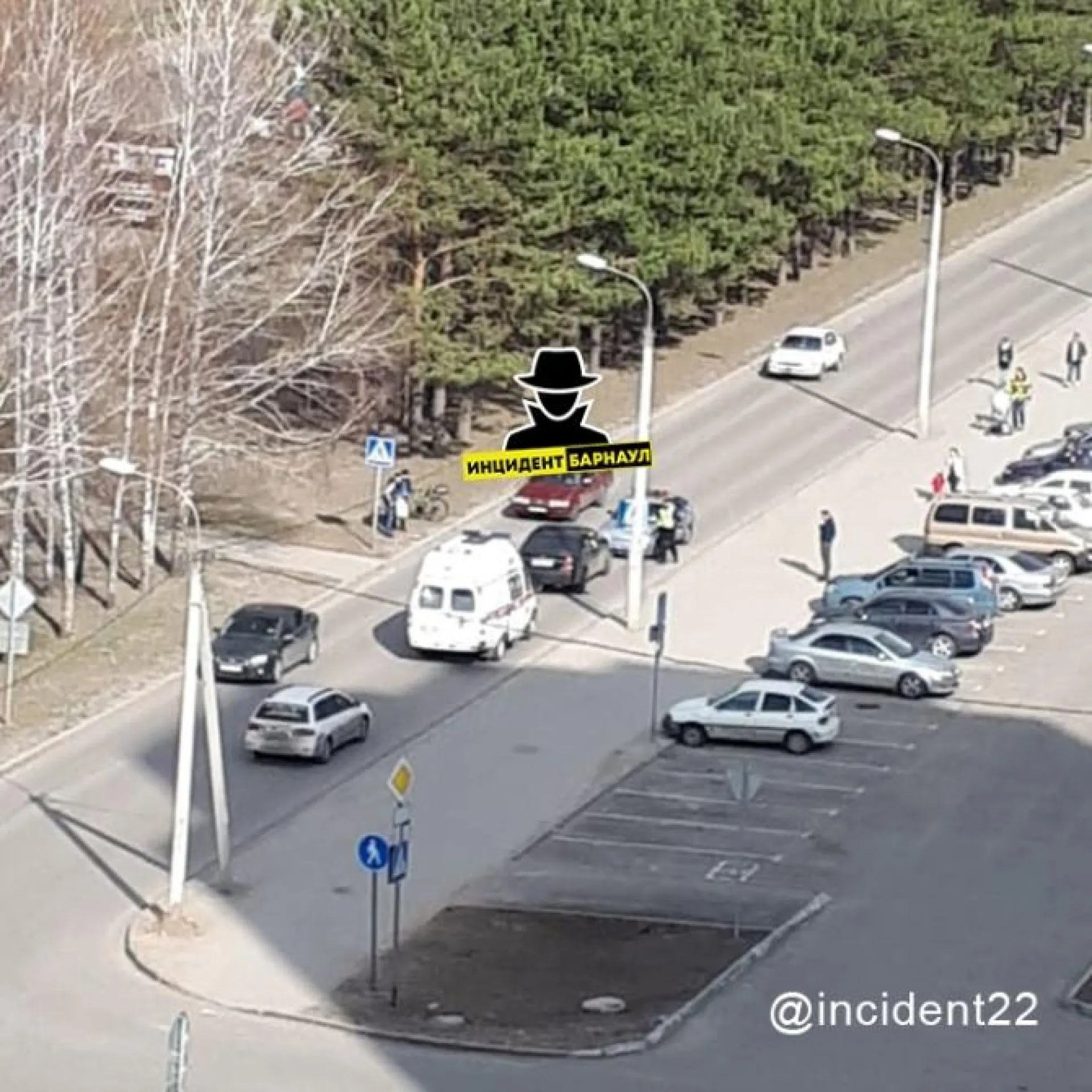 Очевидцы: пешехода сбили в Барнауле Очевидцы: пешехода сбили в Барнауле
