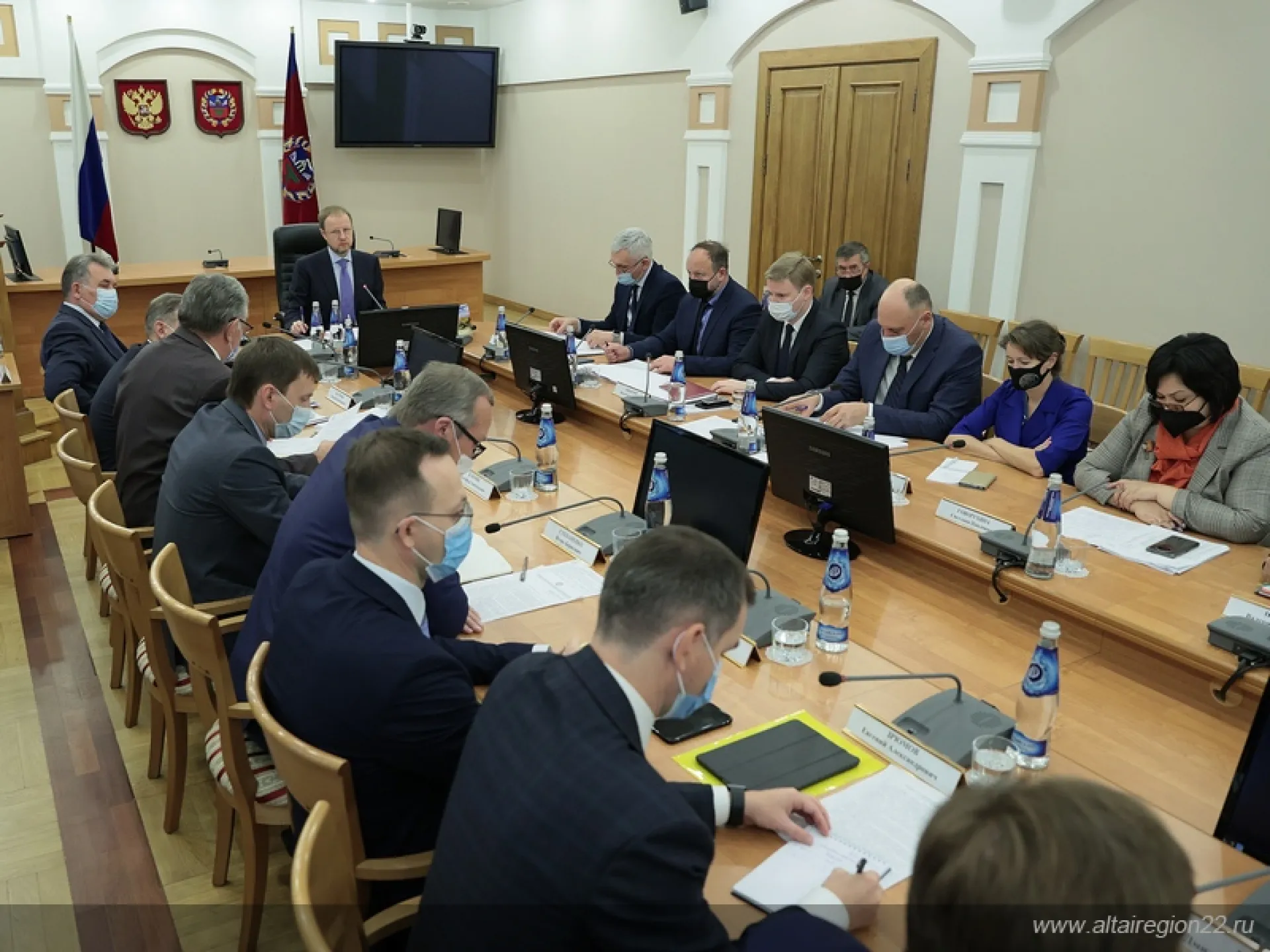 Более 1 миллиона тонн сахарной свеклы накопали в Алтайском крае Более 1 миллиона тонн сахарной свеклы накопали в Алтайском крае