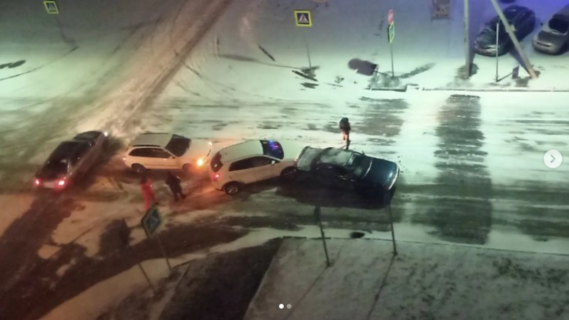 В Барнауле на пересечении улиц Шумакова – Северный Власихинский произошла авария В Барнауле на пересечении улиц Шумакова – Северный Власихинский произошла авария