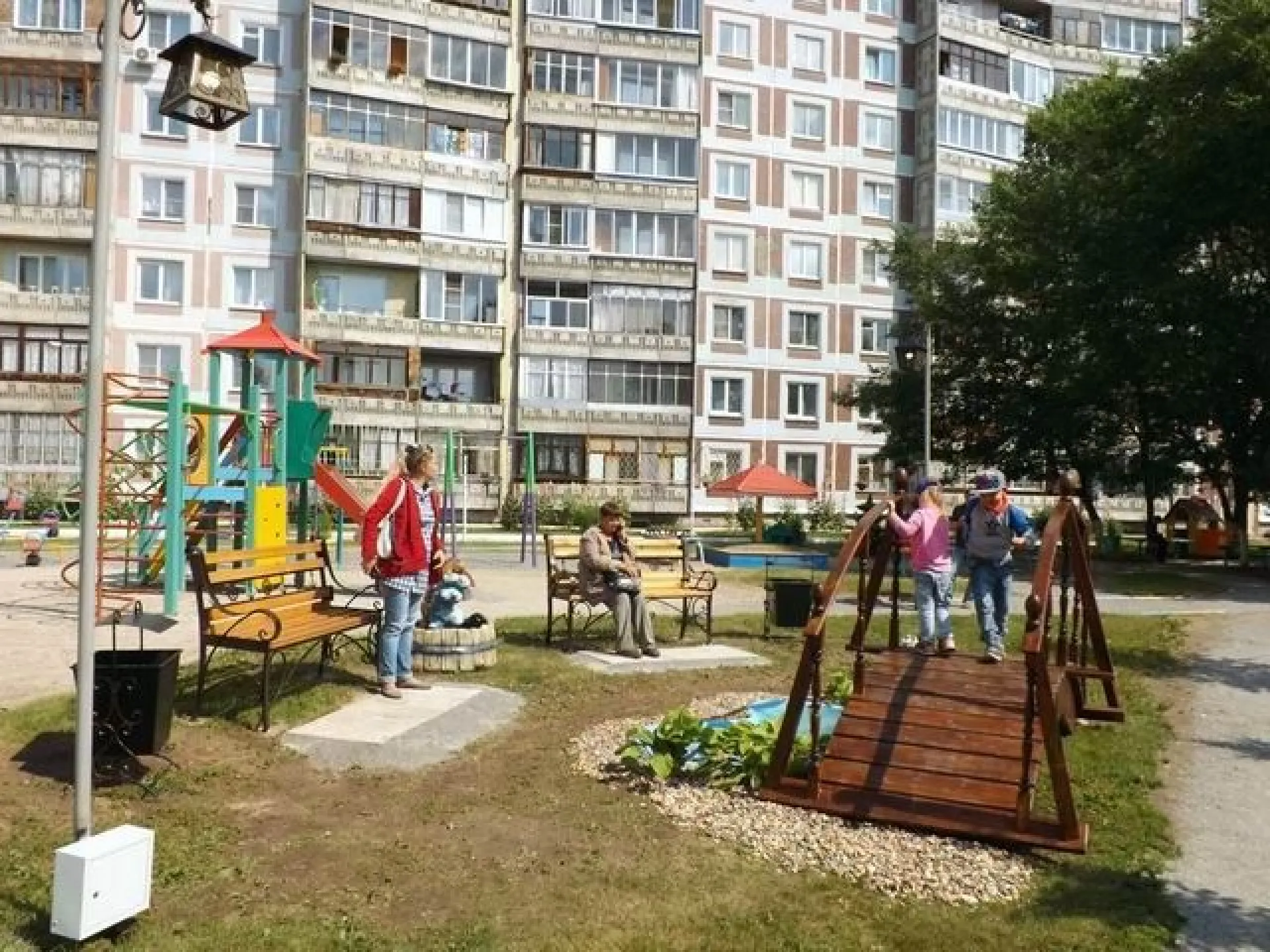 ОНФ исправит недостатки в благоустроенных дворах Барнаула ОНФ исправит недостатки в благоустроенных дворах Барнаула