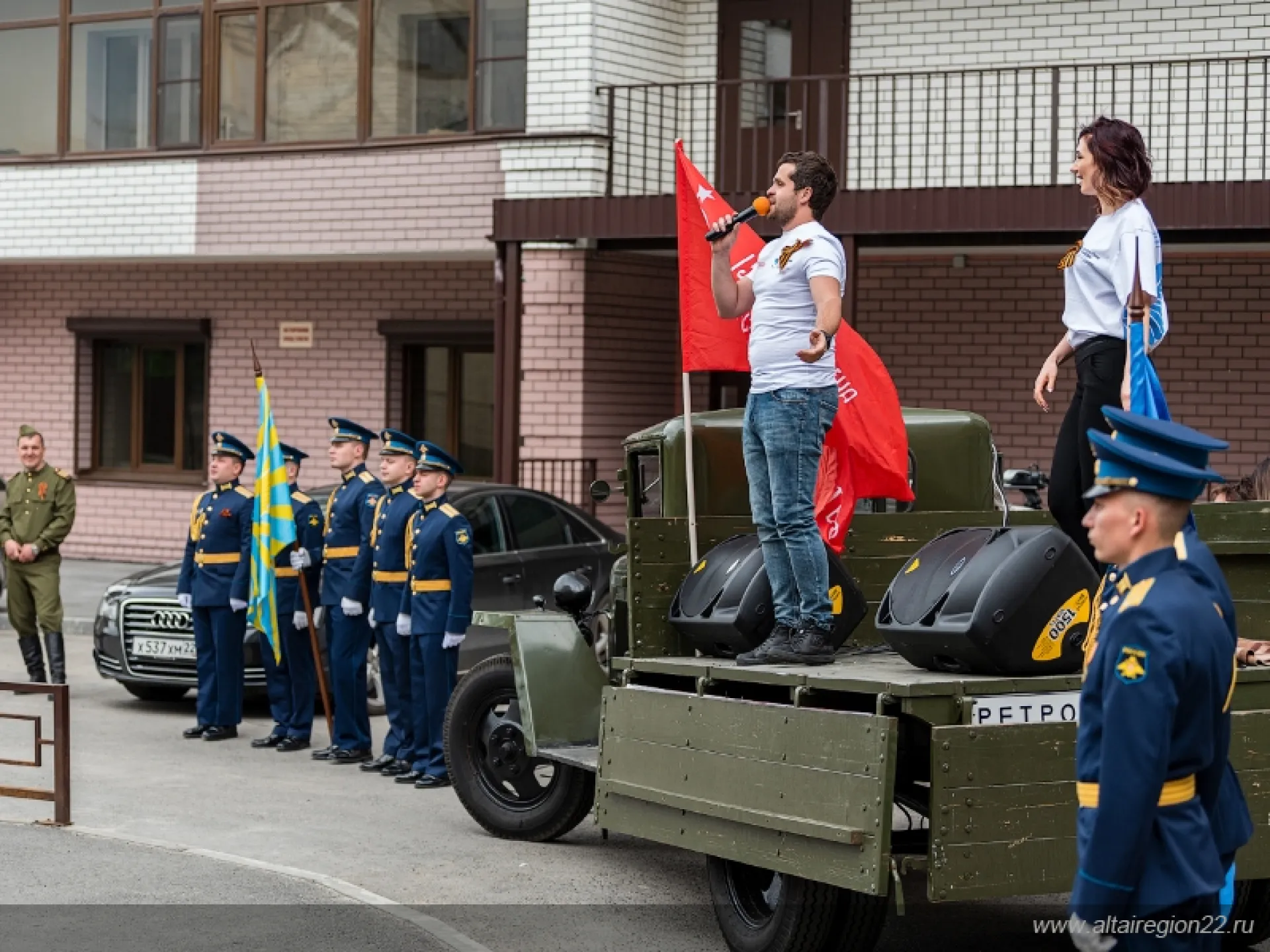 Акции «Фронтовые бригады» и «Парад у дома ветерана» пройдут в Барнауле Акции «Фронтовые бригады» и «Парад у дома ветерана» пройдут в Барнауле
