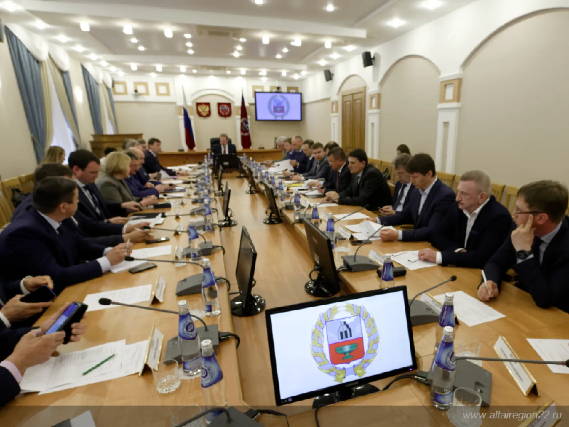 В правительстве Алтайского края прошло заседание по обеспечению экономической устойчивости региона В правительстве Алтайского края прошло заседание по обеспечению экономической устойчивости региона