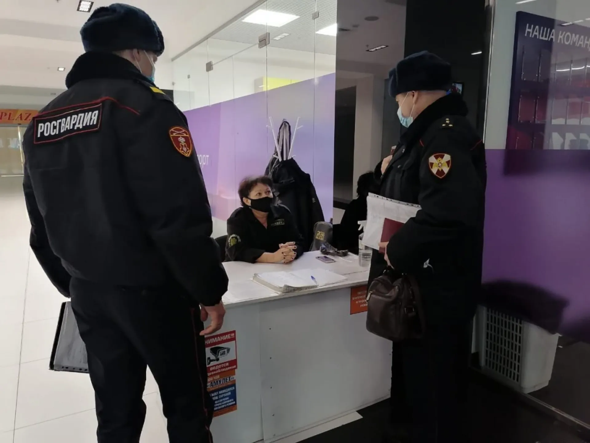 Рейды по соблюдению антиковидных мер продолжаются в Барнауле Рейды по соблюдению антиковидных мер продолжаются в Барнауле