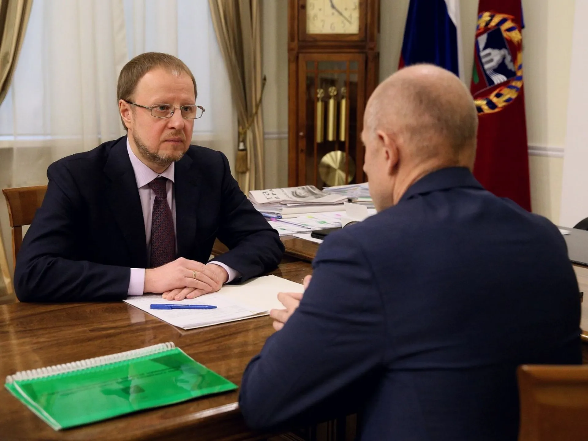 Виктор Томенко поручил новому главе Ярового решить проблему нехватки мусорных контейнеров Виктор Томенко поручил новому главе Ярового решить проблему нехватки мусорных контейнеров