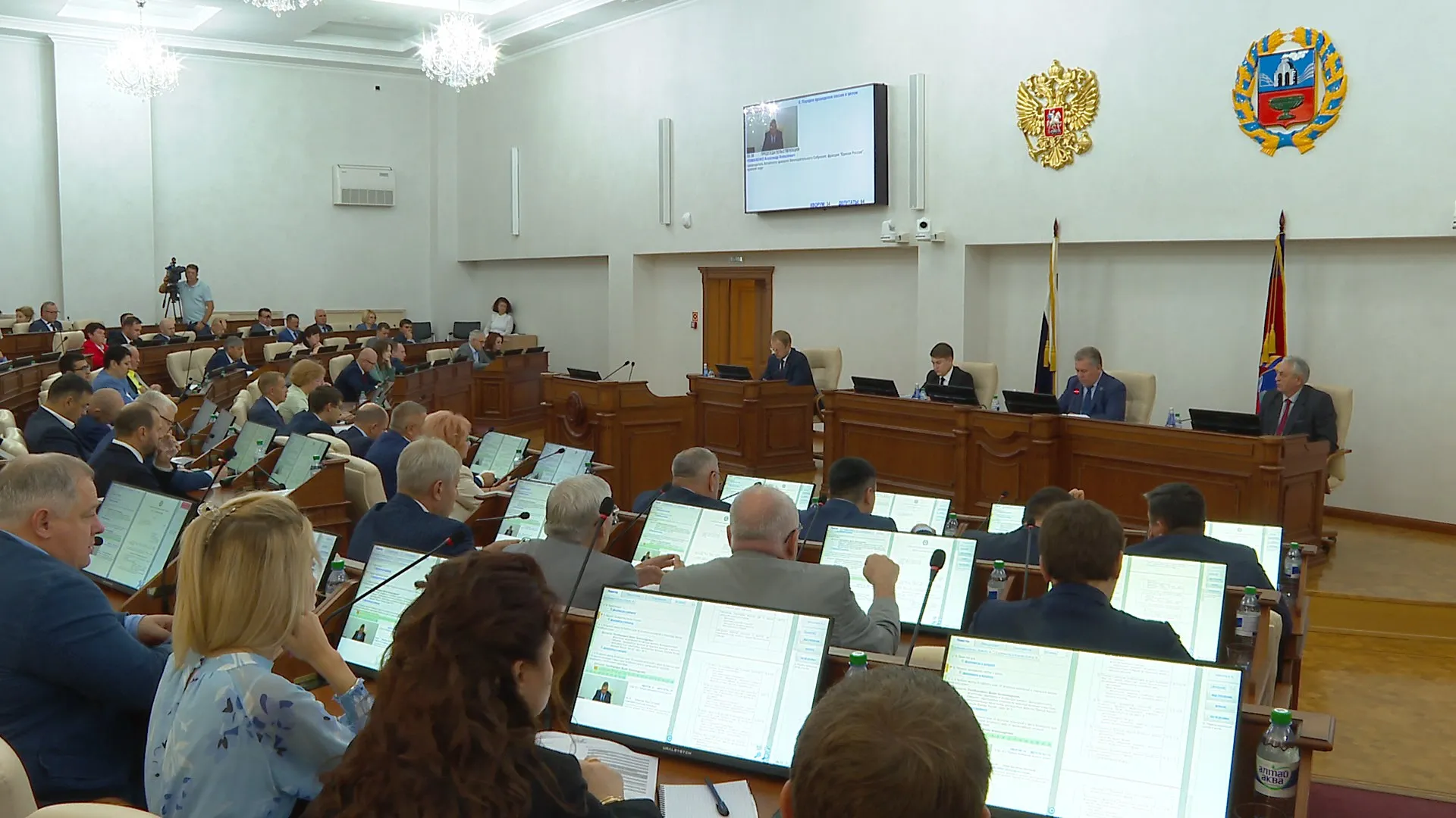 Транспортный налог, льготы для предпринимателей, «Город трудовой доблести». Главное на заседании АКЗС Транспортный налог, льготы для предпринимателей, «Город трудовой доблести». Главное на заседании АКЗС
