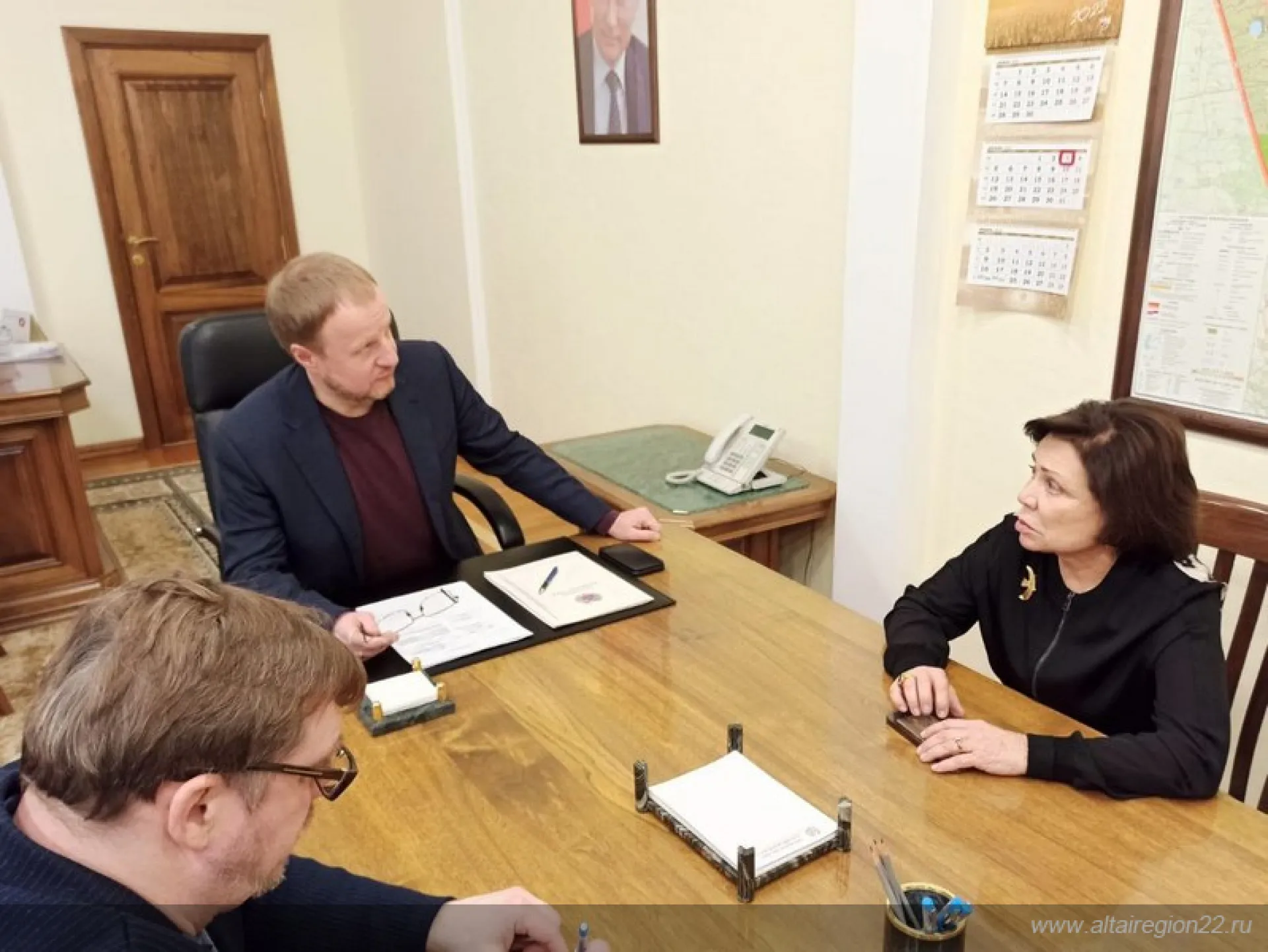 Губернатор Алтайского края Виктор Томенко и олимпийская чемпионка Ирина Роднина обсудили будущее детского спорта в Алтайском крае Губернатор Алтайского края Виктор Томенко и олимпийская чемпионка Ирина Роднина обсудили будущее детского спорта в Алтайском крае