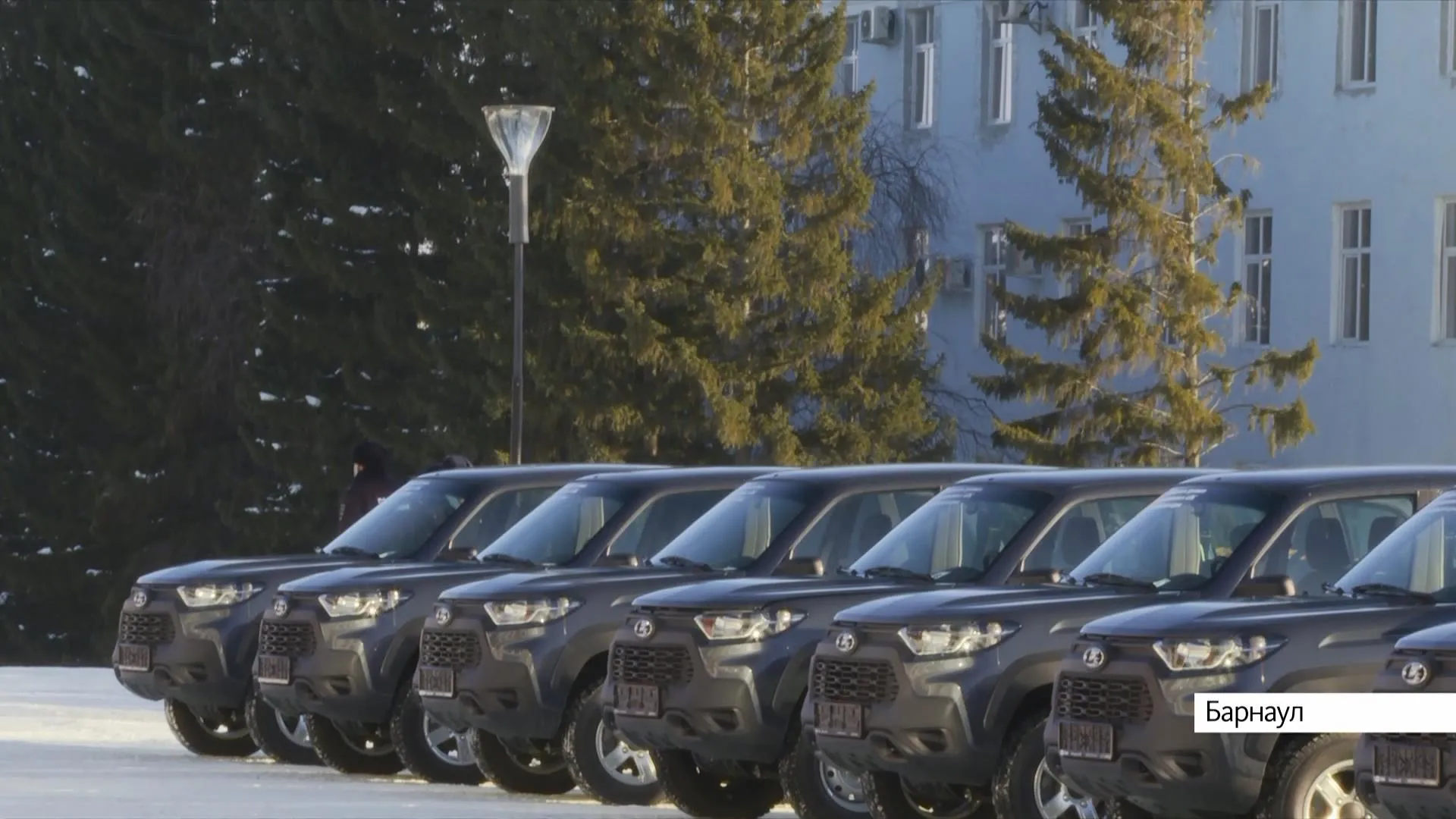 Ключи от легковых автомобилей и дипломы труженикам агропромышленного комплекса вручил губернатор Виктор Томенко Ключи от легковых автомобилей и дипломы труженикам агропромышленного комплекса вручил губернатор Виктор Томенко