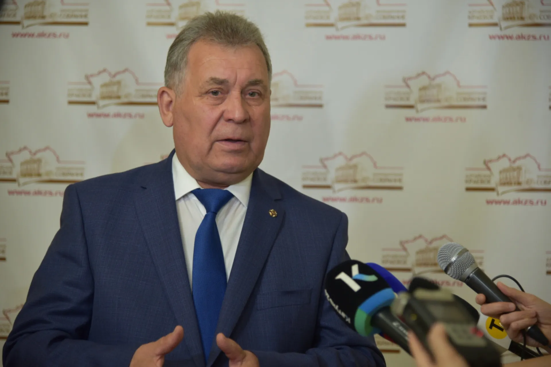 Более трех миллиардов рублей направят на повышение зарплат жителей края Более трех миллиардов рублей направят на повышение зарплат жителей края