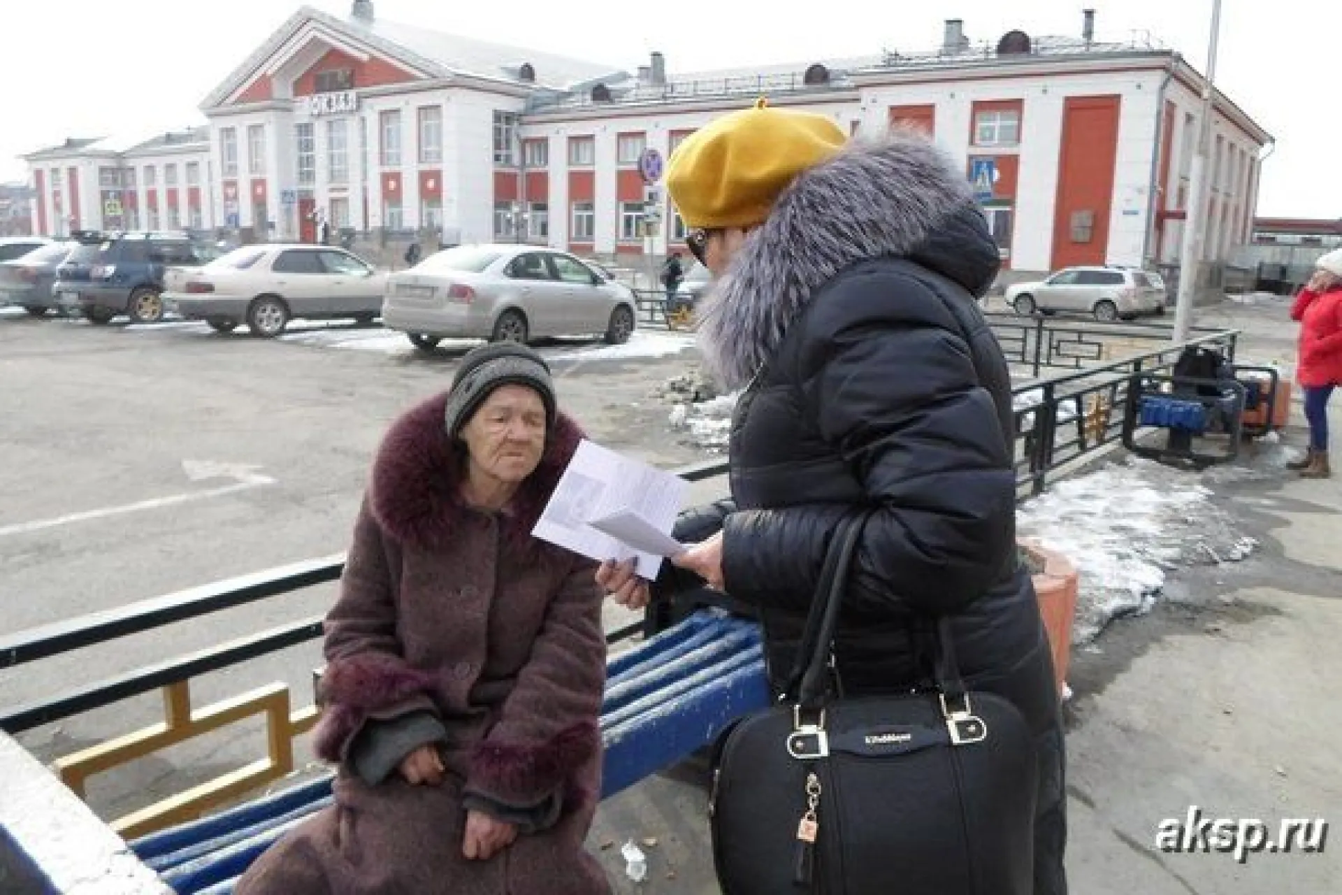 Социальный рейд, направленный на помощь бездомным людям, провели в Барнауле Социальный рейд, направленный на помощь бездомным людям, провели в Барнауле