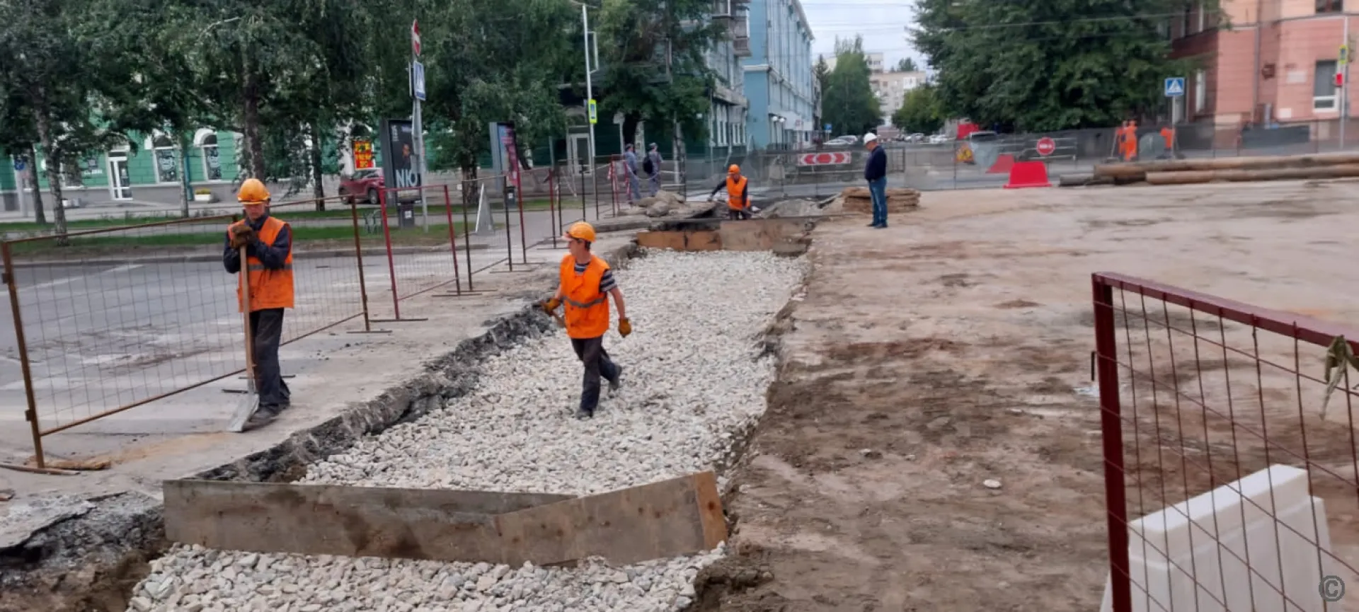В Барнауле продолжают ремонт теплосети на проспекте Ленина В Барнауле продолжают ремонт теплосети на проспекте Ленина