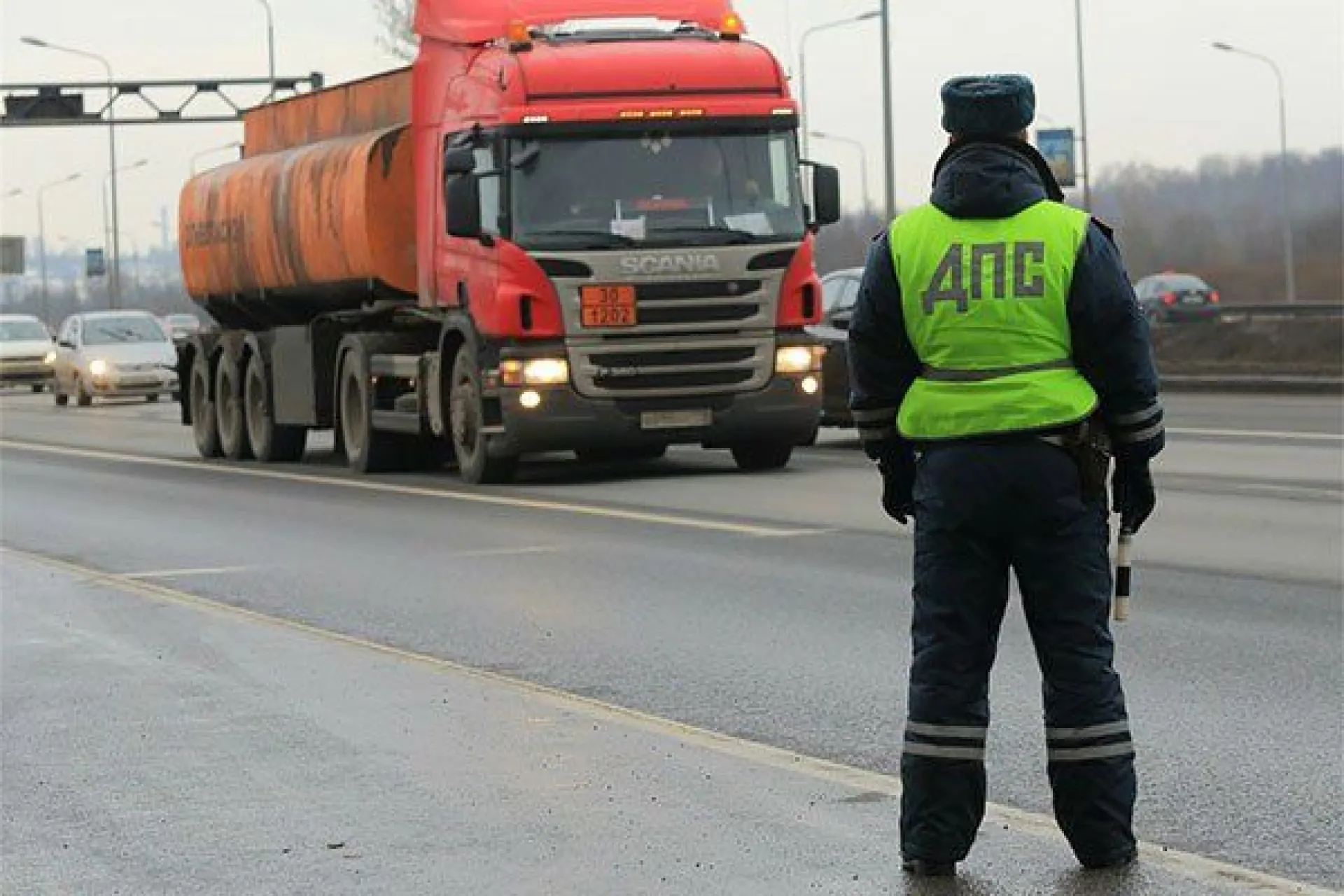 Более 30 актов о наложении ареста на имущество составила Госавтоинспекция Барнаула Более 30 актов о наложении ареста на имущество составила Госавтоинспекция Барнаула