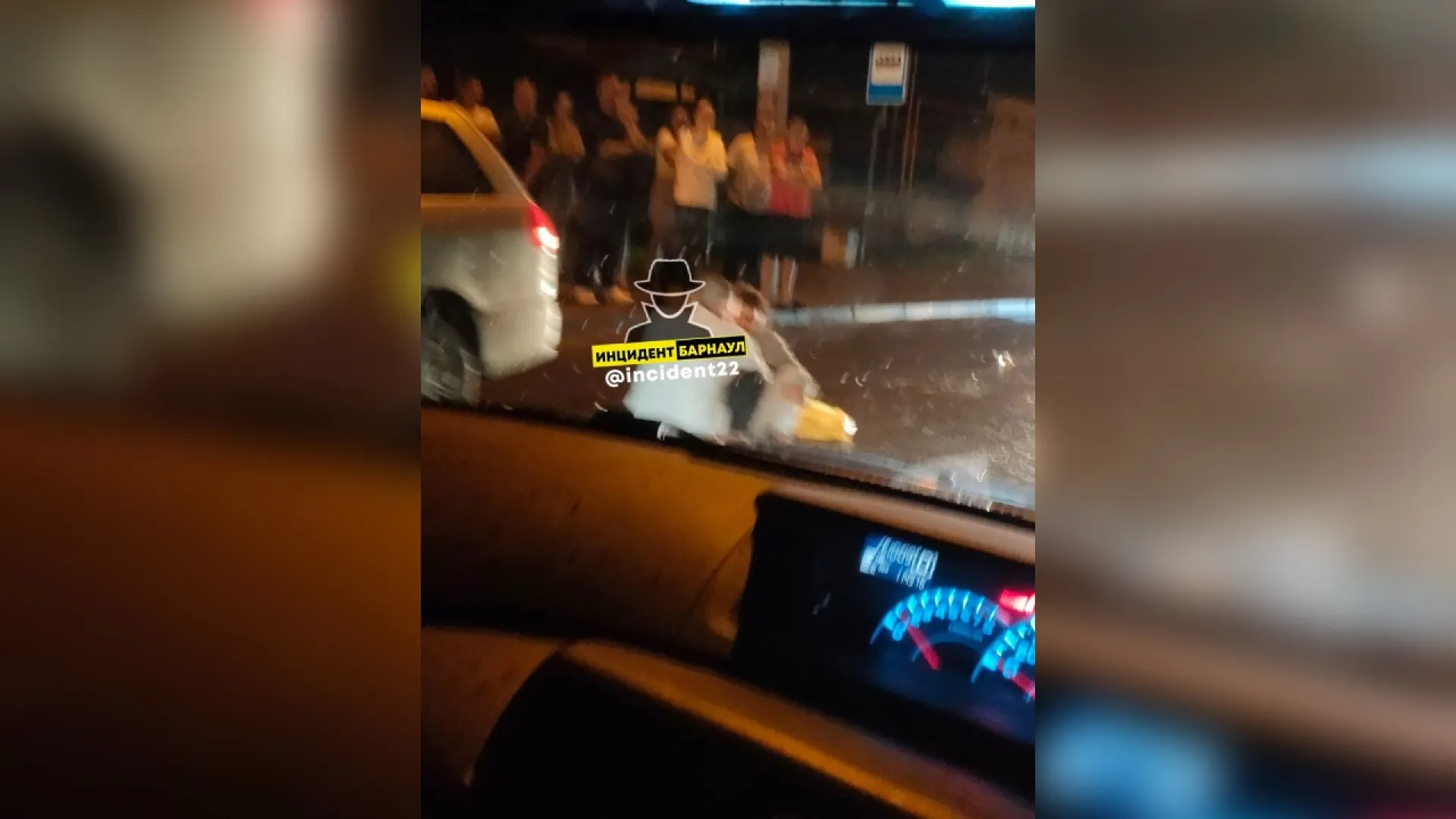 Пешехода сбили на проспекте Коммунаров в Барнауле Пешехода сбили на проспекте Коммунаров в Барнауле