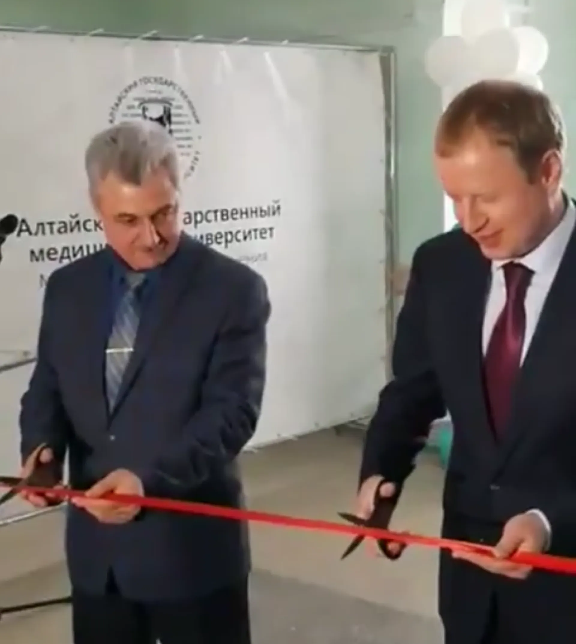 Губернатор Алтайского края Виктор Томенко принял участие в открытии Центра симуляционного обучения врачей Алтайского медицинского университета