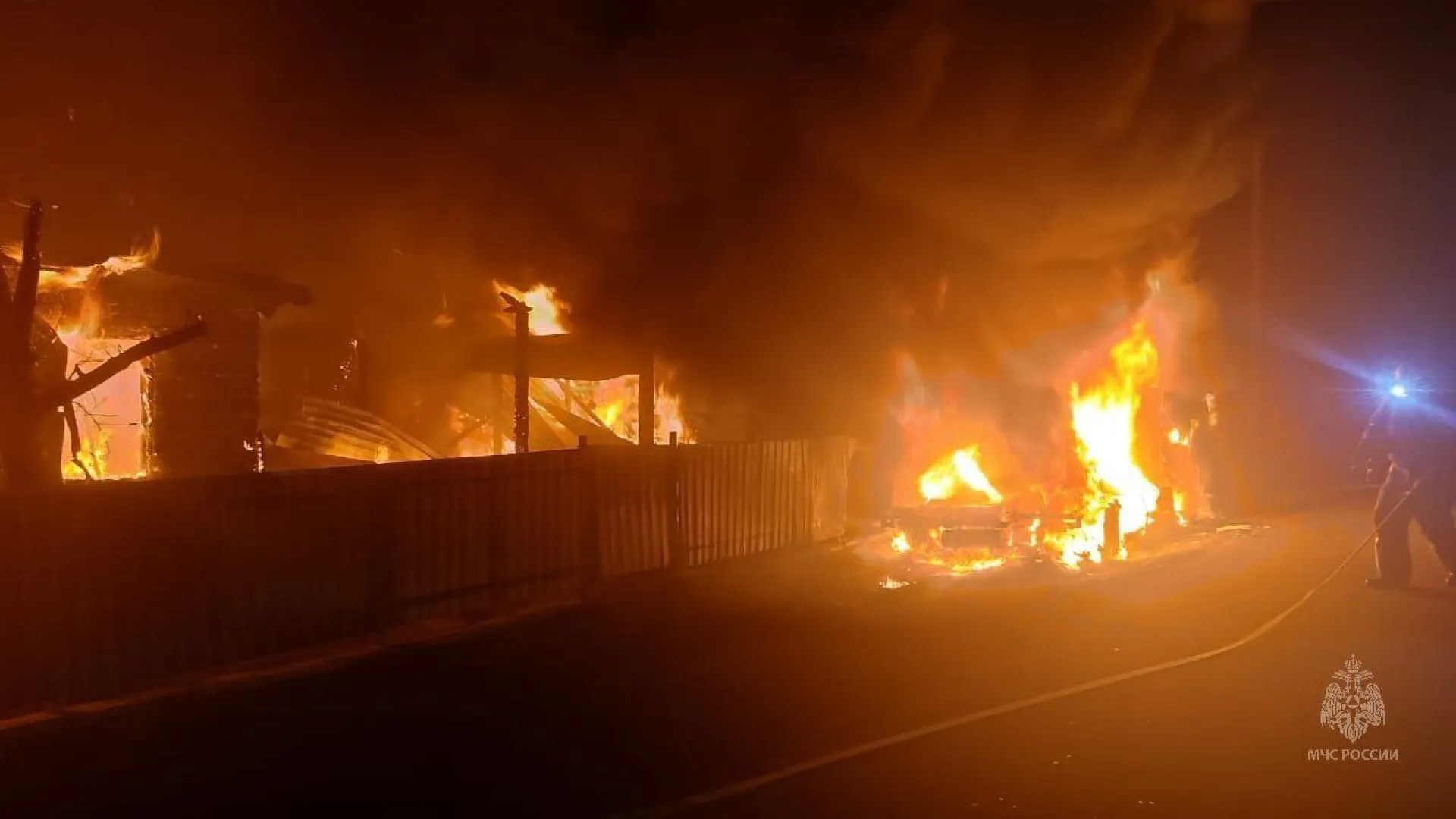 Жильцы дома погибли при крупном пожаре в Рубцовском районе Жильцы дома погибли при крупном пожаре в Рубцовском районе