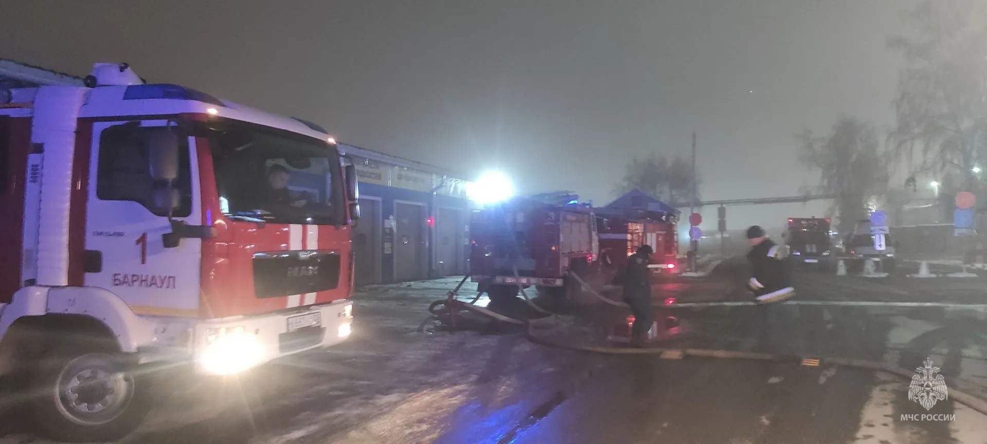 Пожар на складе потушили в Барнауле Пожар на складе потушили в Барнауле