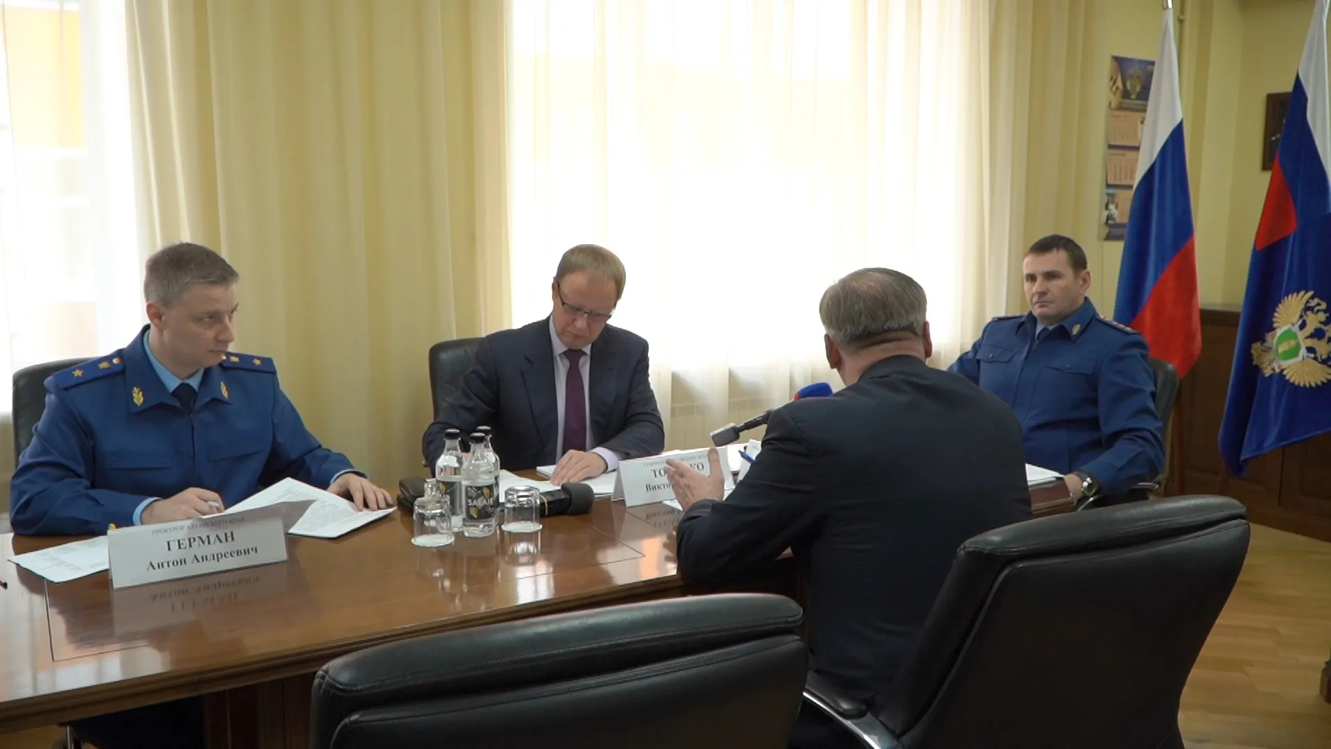Неработающий ФОК и проблемы водоснабжения: с какими вопросами обратились жители Алтайского края к заместителю генпрокурора России