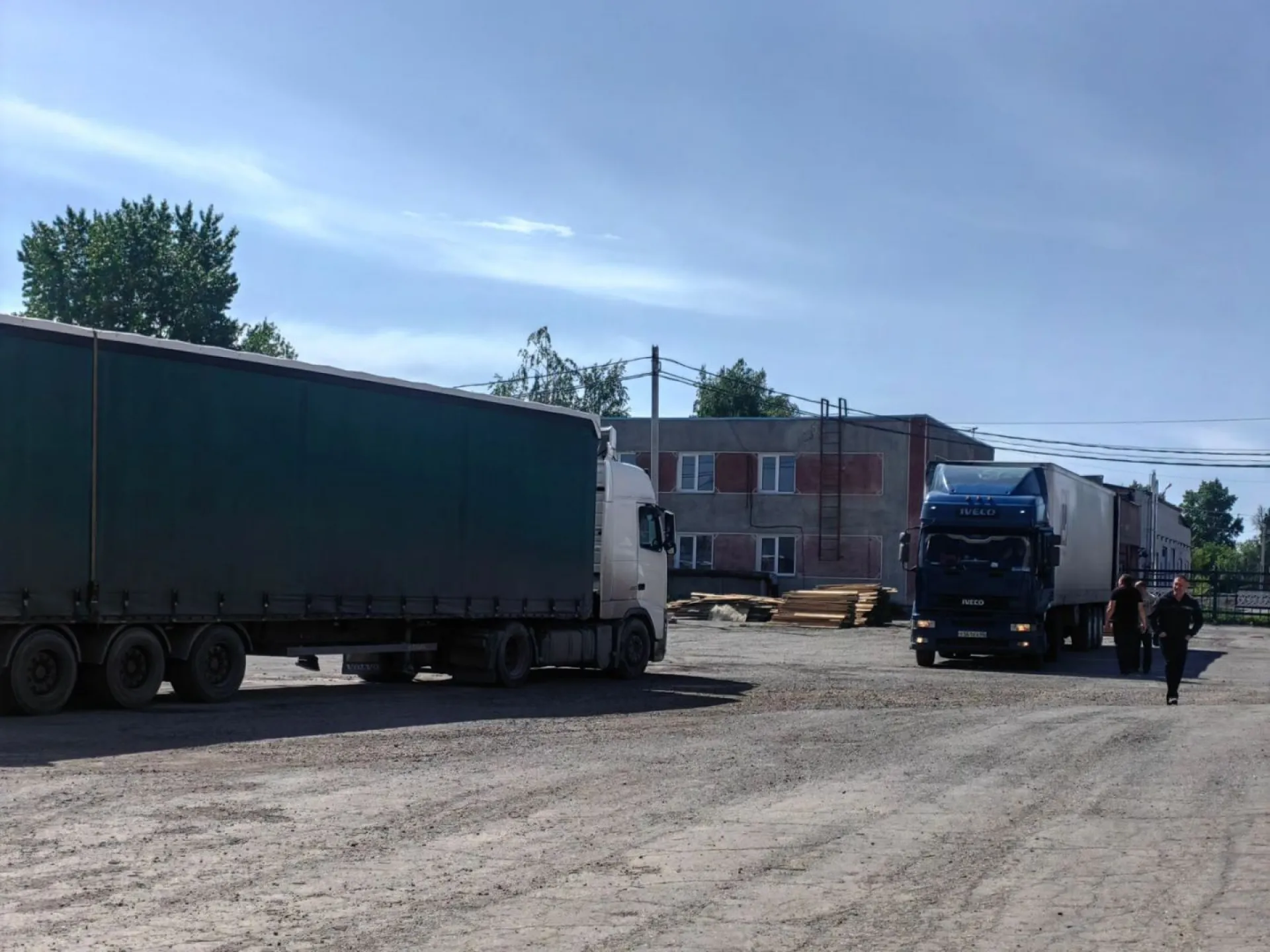 Партию автомобилей отправили в зону СВО из Алтайского края Партию автомобилей отправили в зону СВО из Алтайского края