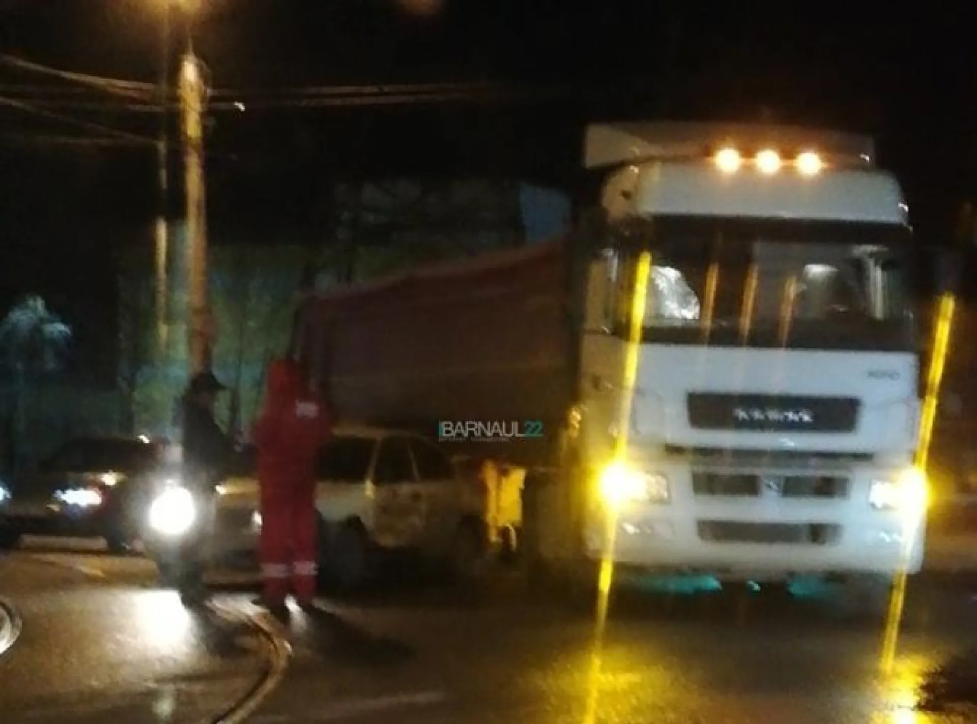 ДТП с участием КамАЗа произошло в Барнауле ДТП с участием КамАЗа произошло в Барнауле