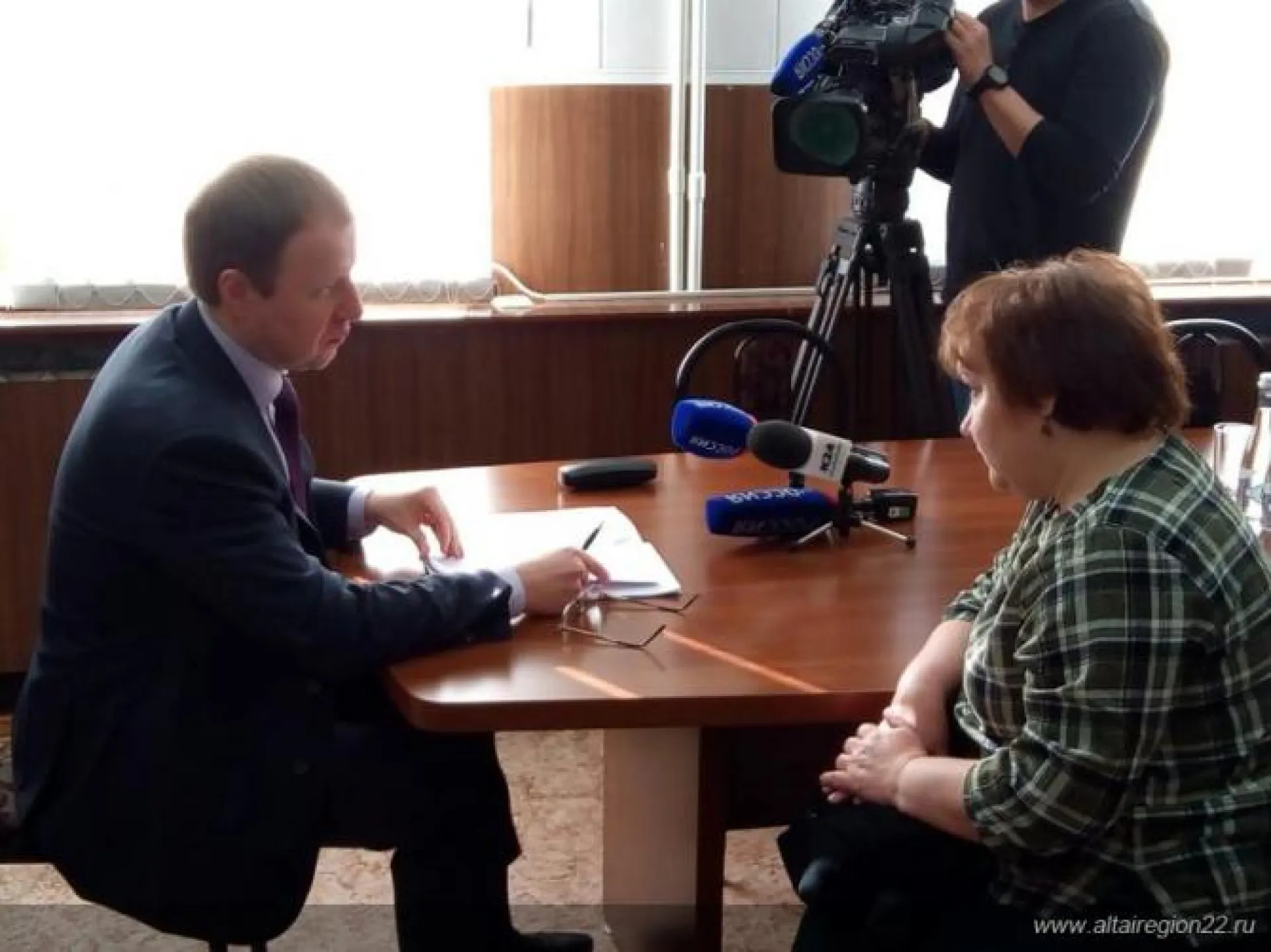 Правительство Алтайского края начало работу на выезде в Каменском районе