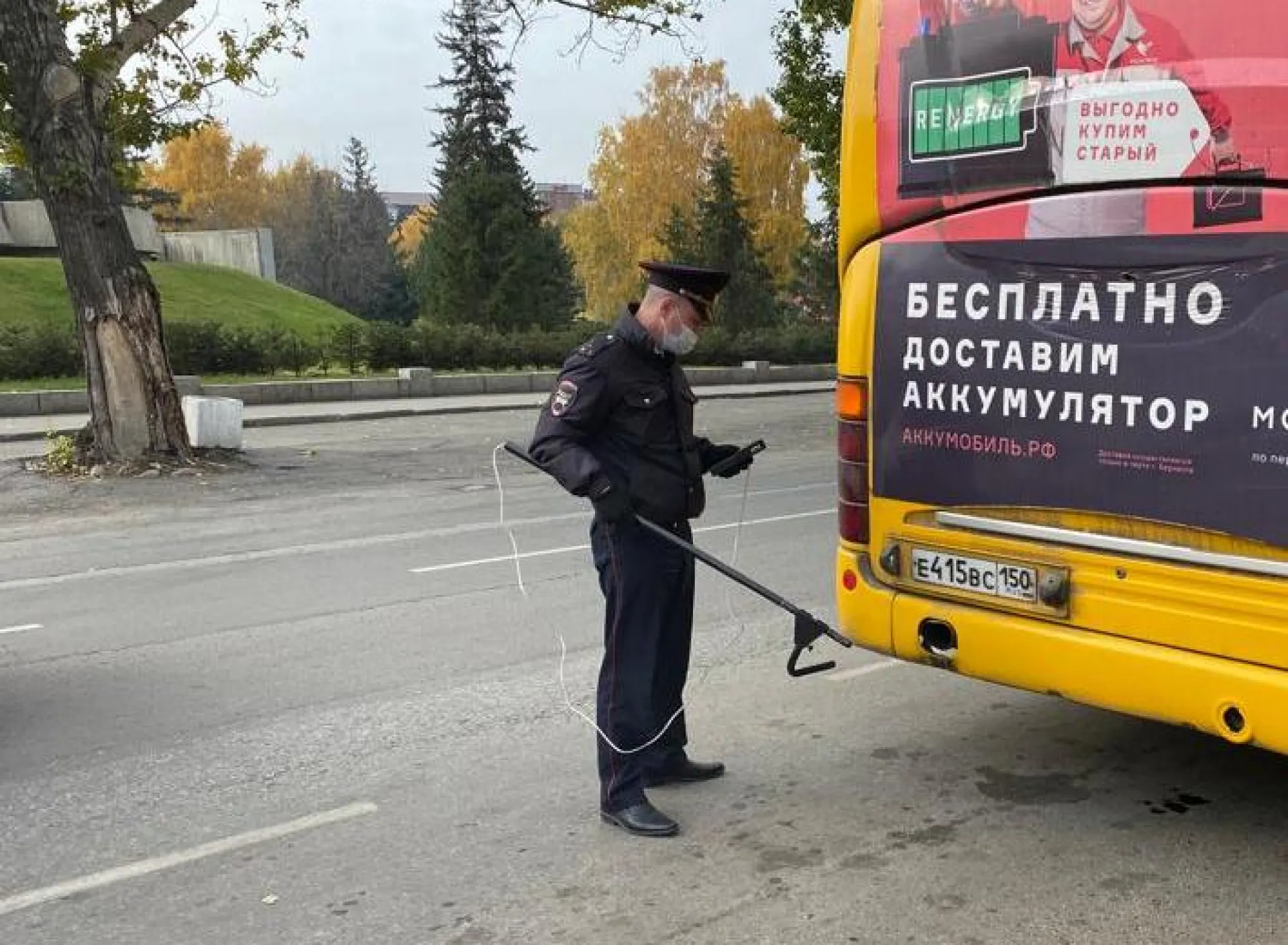 Выхлопы автобусов Барнаула проверили на загрязнение воздуха Выхлопы автобусов Барнаула проверили на загрязнение воздуха