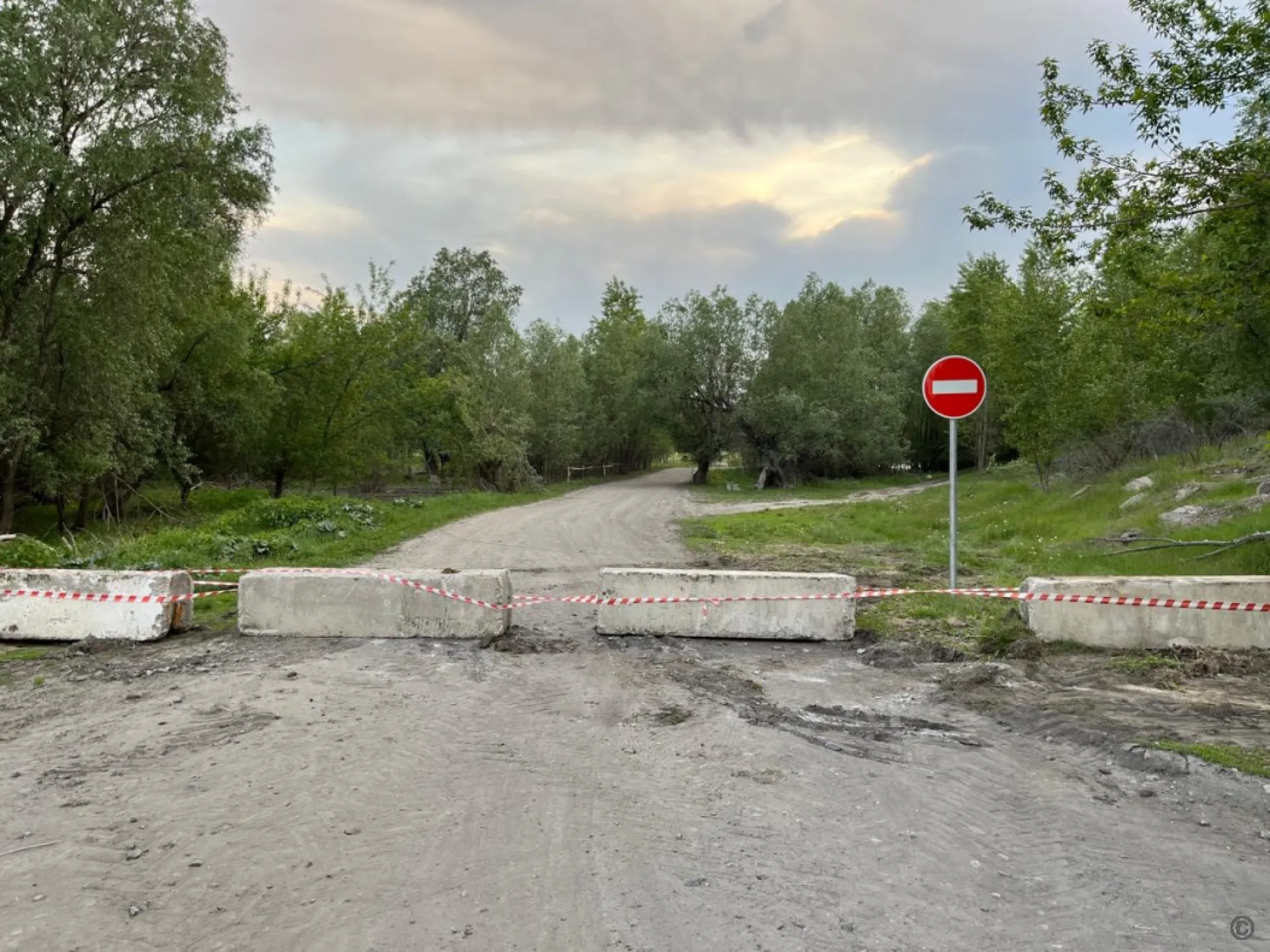 Временное ограничение движения в Затоне из-за подъёма воды в Оби Временное ограничение движения в Затоне из-за подъёма воды в Оби