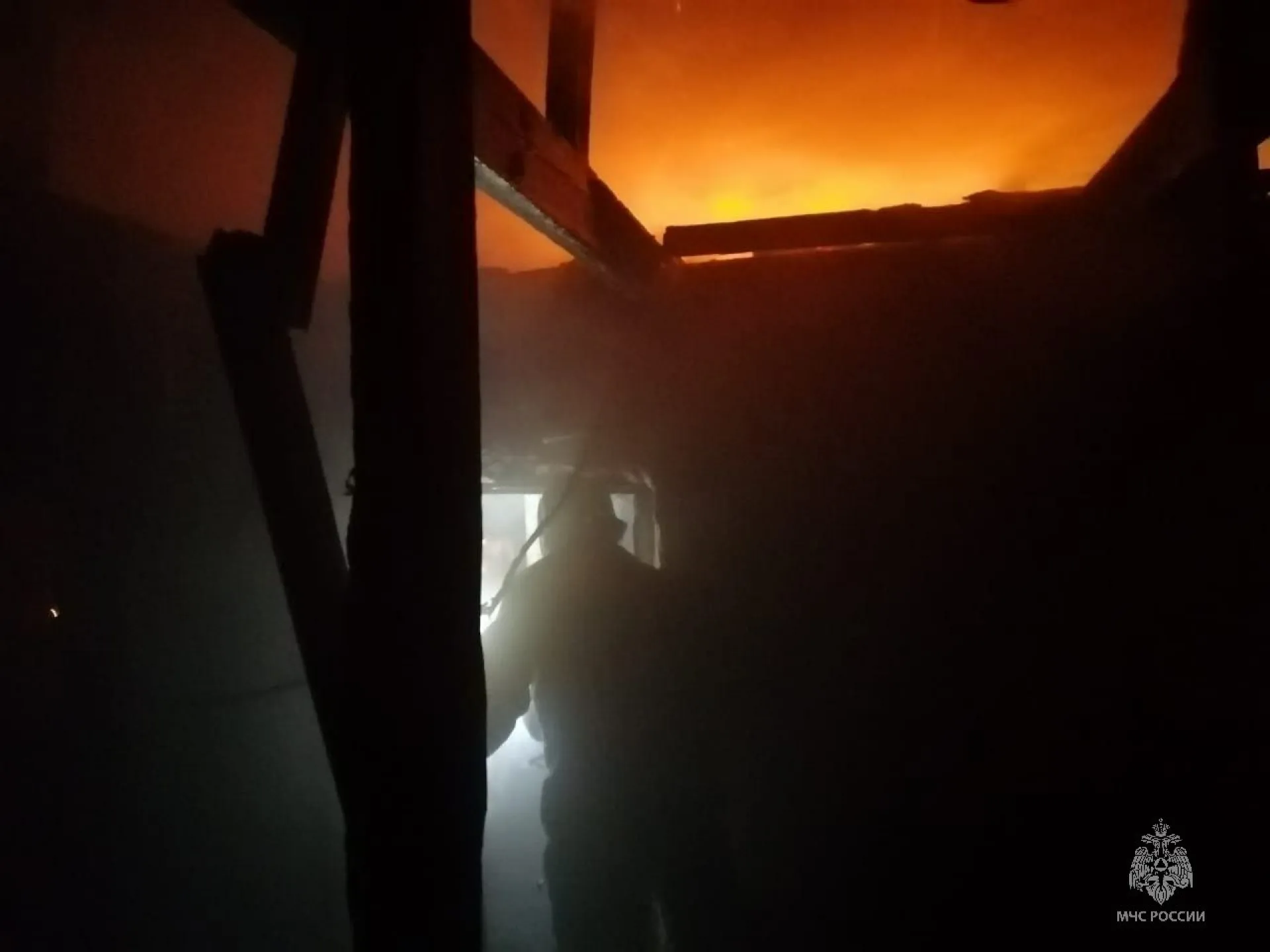 Двое человек погибли при пожаре в Немецком национальном районе Двое человек погибли при пожаре в Немецком национальном районе