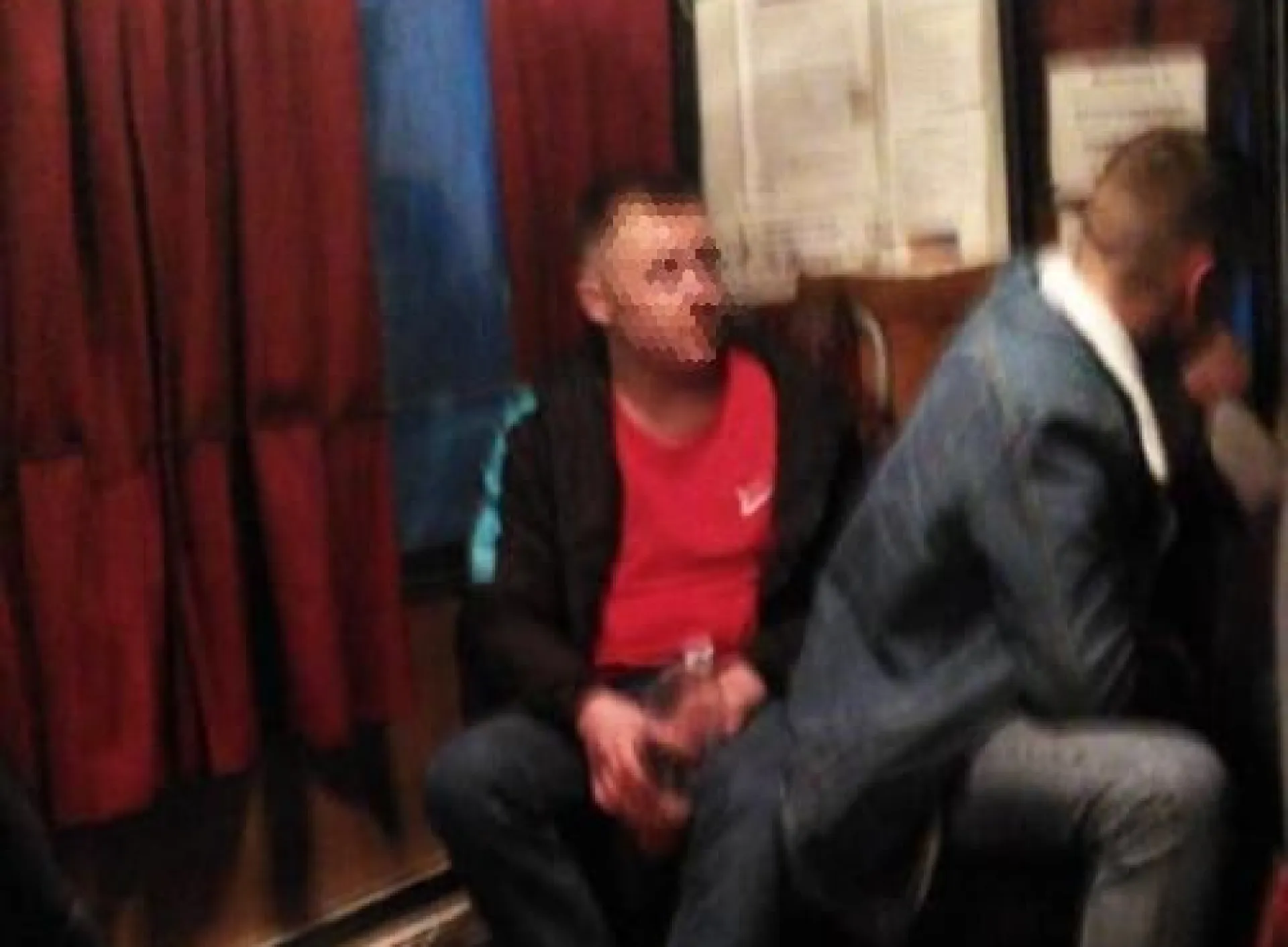 Уголовное дело могут завести на двух пьяных мужчин, напавших на кондуктора в Бийске