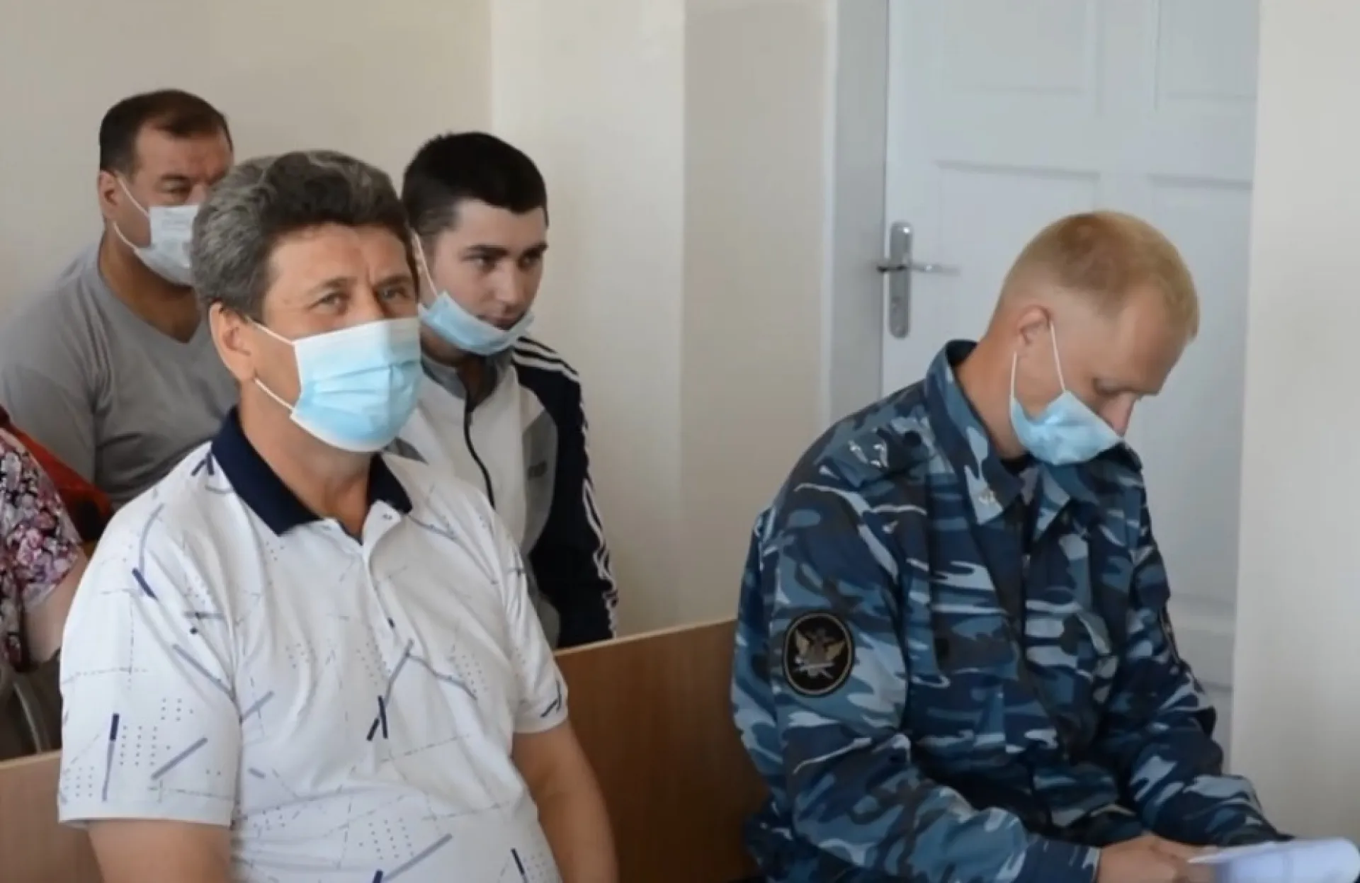 Руководителя и главного инженера сельхозкооператива в Заринском районе осудили за гибель работников под снежным завалом Руководителя и главного инженера сельхозкооператива в Заринском районе осудили за гибель работников под снежным завалом