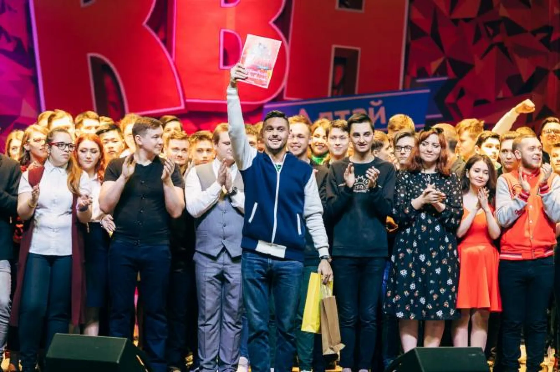 Рассказываем, какие команды прошли в новый сезон лиги «КВН-Алтай»