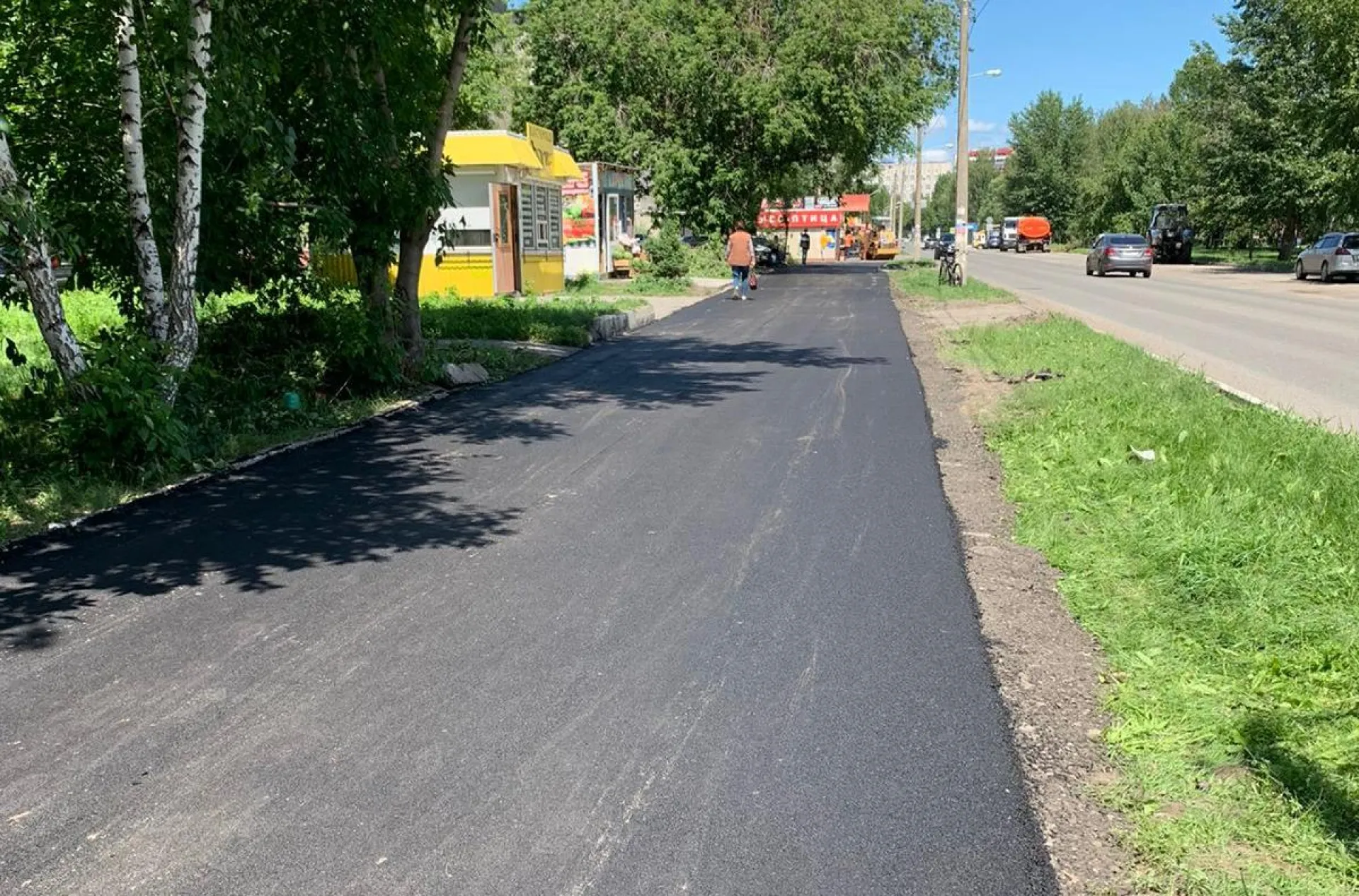 На улицах Барнаула дорожные службы проводят ремонт тротуаров