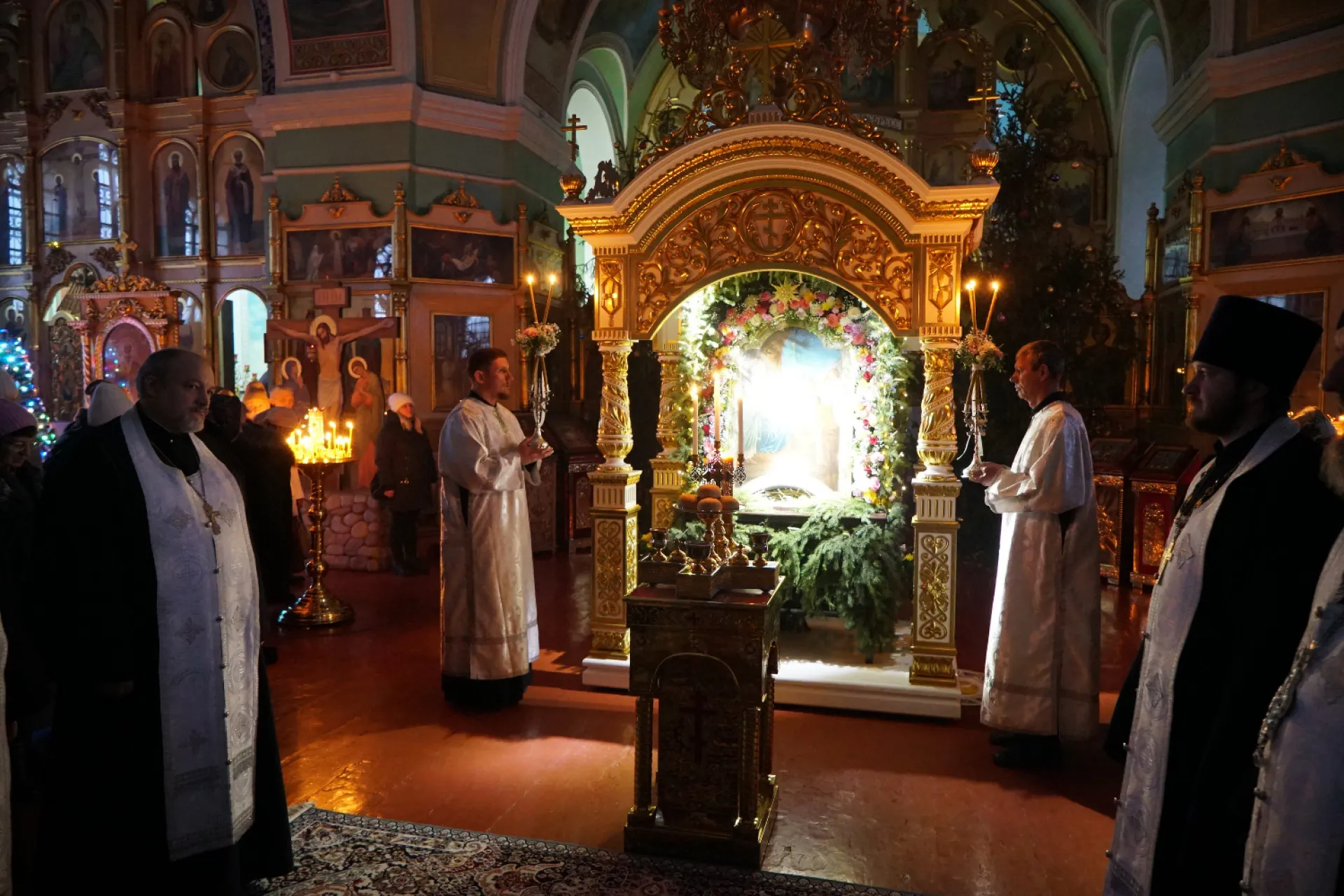 Всенощное бдение прошло в Успенском кафедральном соборе Бийска Всенощное бдение прошло в Успенском кафедральном соборе Бийска