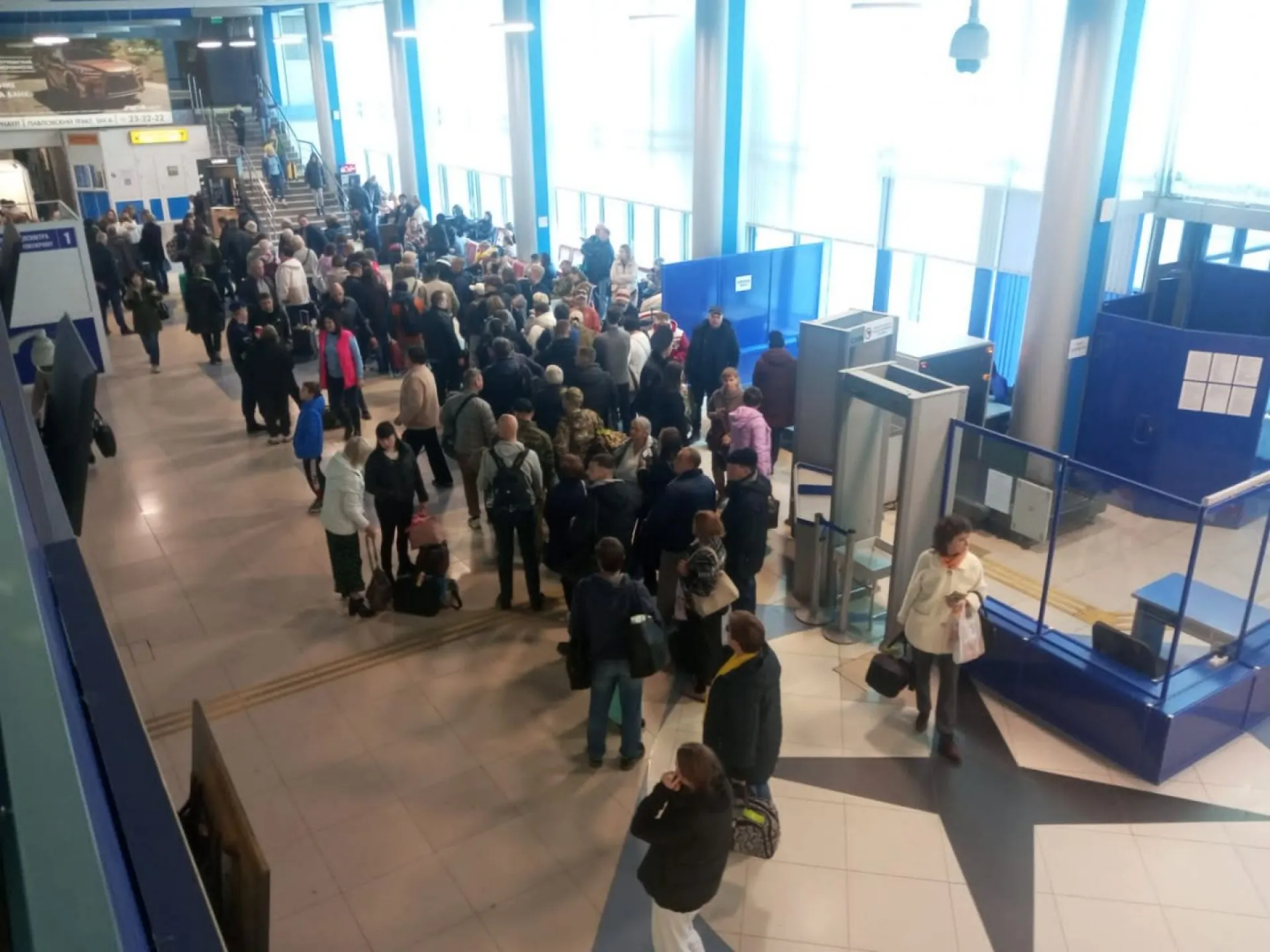 В аэропорту Барнаула транспортной прокуратурой организованы надзорные мероприятия по защите прав пассажиров в период задержки авиарейсов В аэропорту Барнаула транспортной прокуратурой организованы надзорные мероприятия по защите прав пассажиров в период задержки авиарейсов