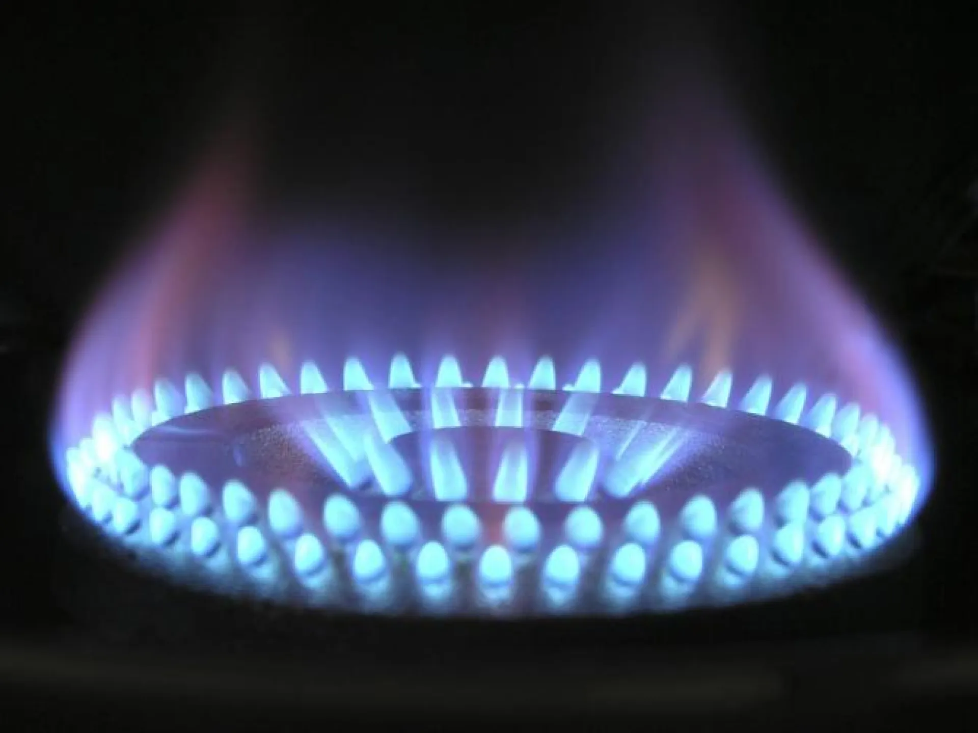Квартиры в многоквартирных домах газифицируют в райцентре Калманка