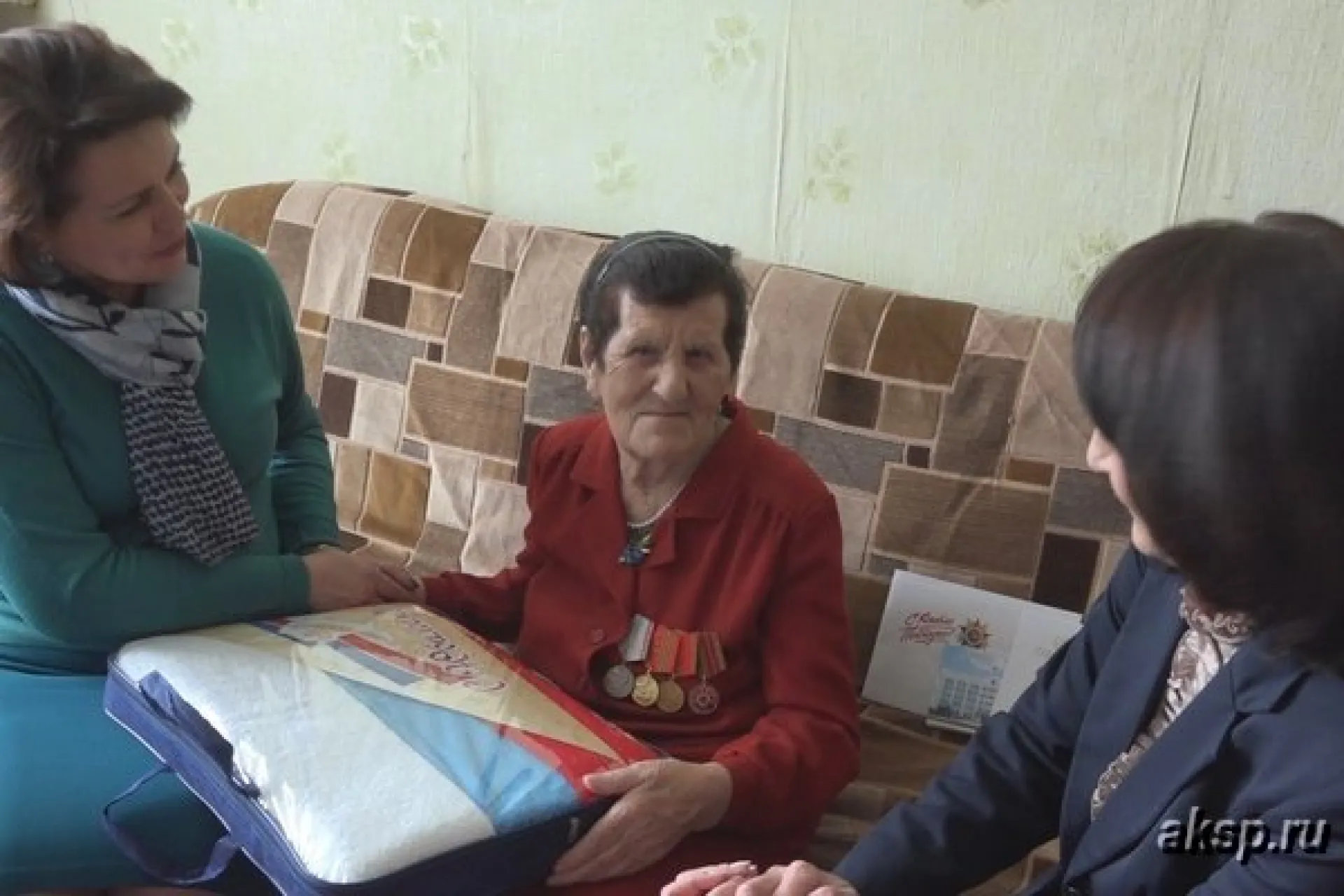 Жительница Алтайского края отпраздновала 90-летний юбилей Жительница Алтайского края отпраздновала 90-летний юбилей