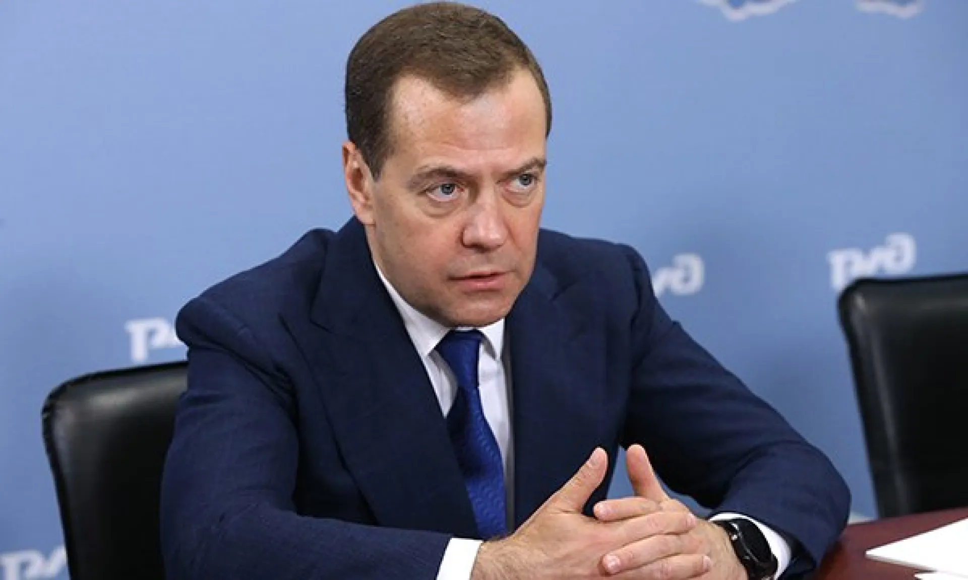 Дмитрий Медведев подписал постановление о снижении платы за вывоз ТКО в России Дмитрий Медведев подписал постановление о снижении платы за вывоз ТКО в России