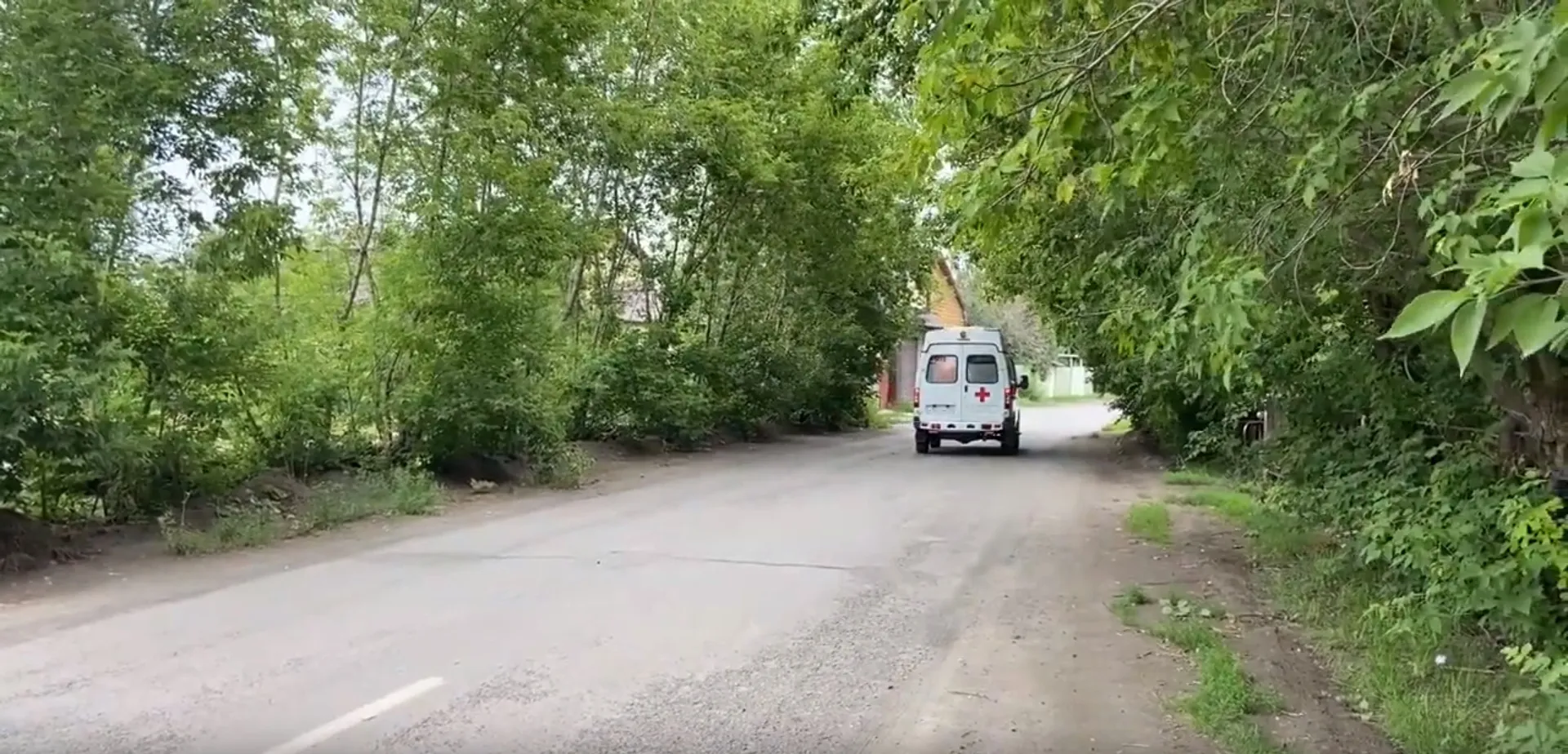 «Уезжали с одной пациенткой, приехали с двумя»: врачи скорой помощи в Сростках приняли роды в машине «Уезжали с одной пациенткой, приехали с двумя»: врачи скорой помощи в Сростках приняли роды в машине