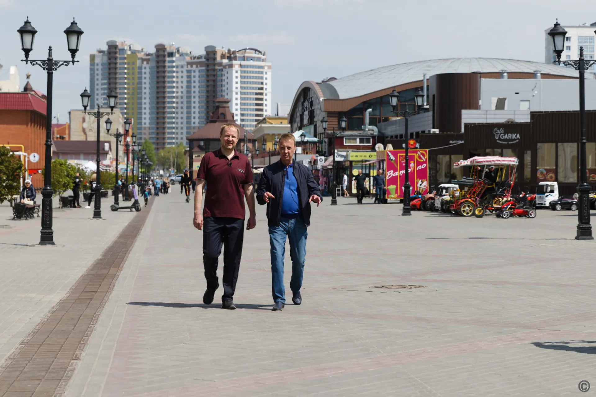 Губернатор Виктор Томенко прогулялся с главой Барнаула и оценил ход благоустройства города Губернатор Виктор Томенко прогулялся с главой Барнаула и оценил ход благоустройства города