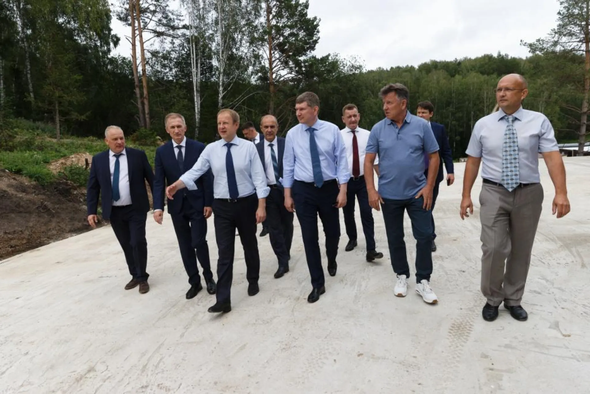 Министр Решетников: благодаря работе Виктора Томенко Алтайский край заработал на туризме 2 млрд рублей в год Министр Решетников: благодаря работе Виктора Томенко Алтайский край заработал на туризме 2 млрд рублей в год