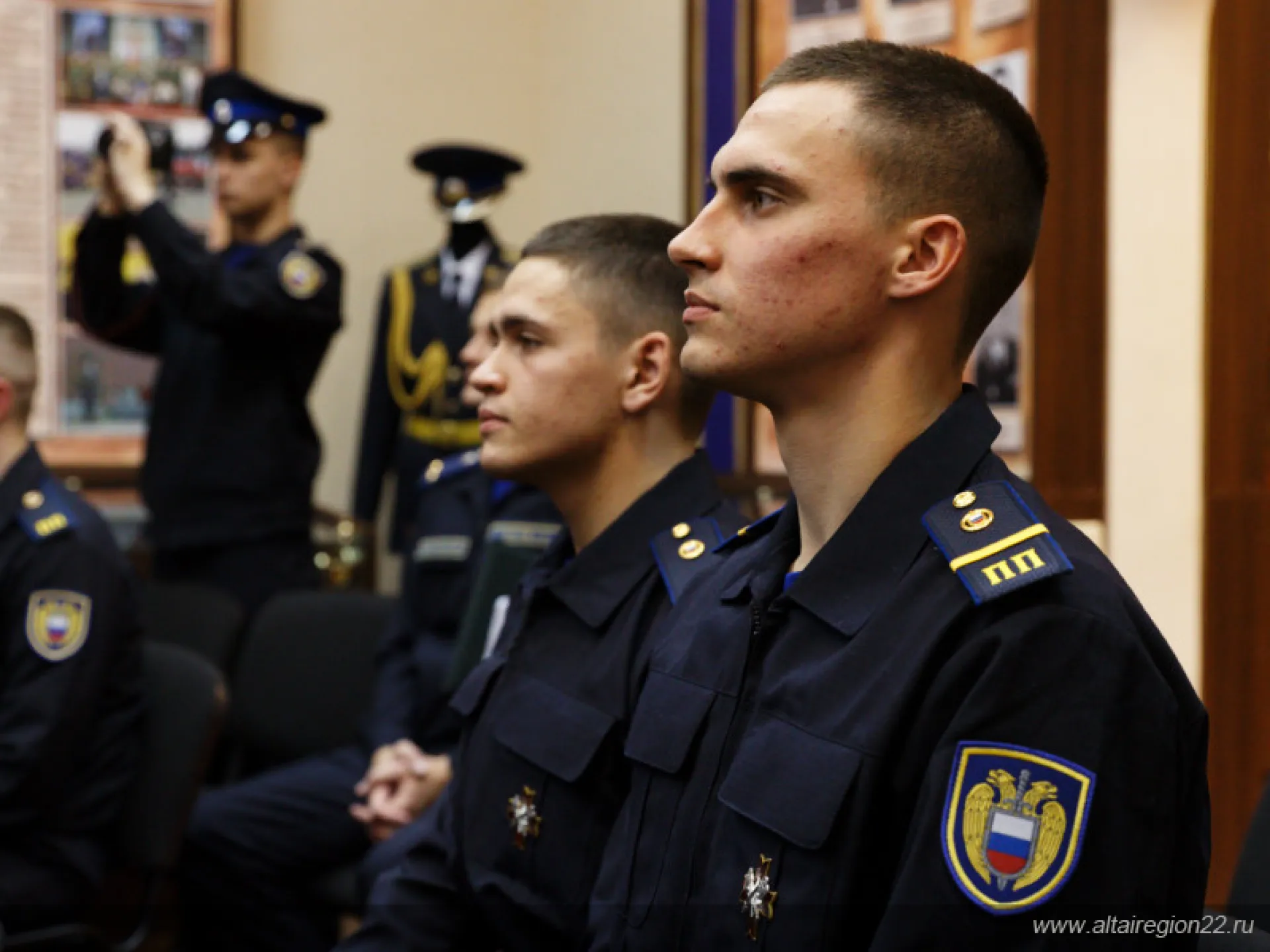 Творческие коллективы Алтайского края выступили с концертом для военнослужащих Президентского полка Творческие коллективы Алтайского края выступили с концертом для военнослужащих Президентского полка