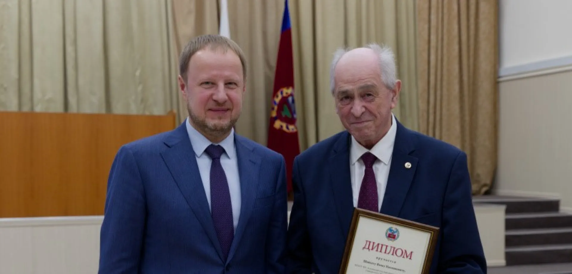 Губернатор Виктор Томенко наградил ученых Алтайского края за вклад в формирование технологического суверенитета страны Губернатор Виктор Томенко наградил ученых Алтайского края за вклад в формирование технологического суверенитета страны